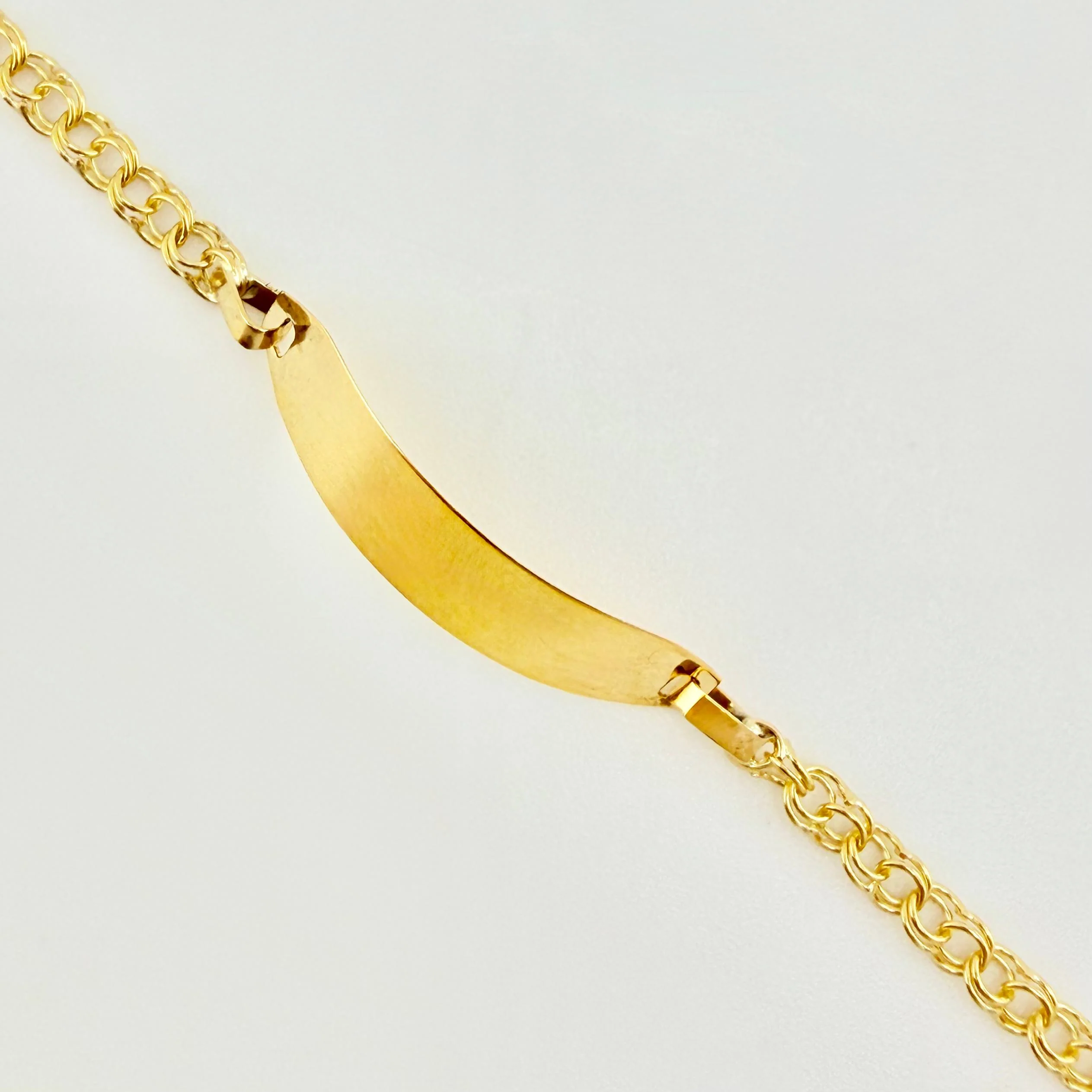 Pulso Bebé Roll On Placa Ovalada Lisa 1.45gr / 14.5cm / 2.3mm Oro Amarillo 18K - Image 3