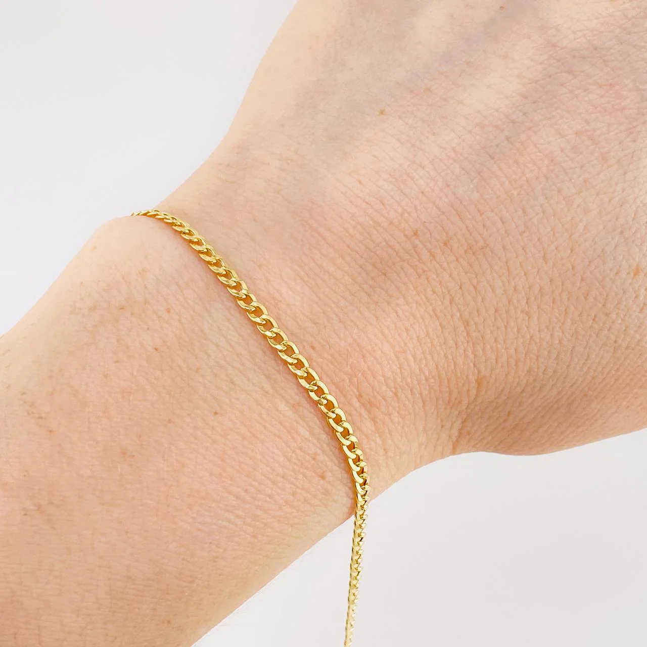 Pulso Cubano 1.05 g / 19.5 cm / 2.5 mm Oro Amarillo 18K - Image 4