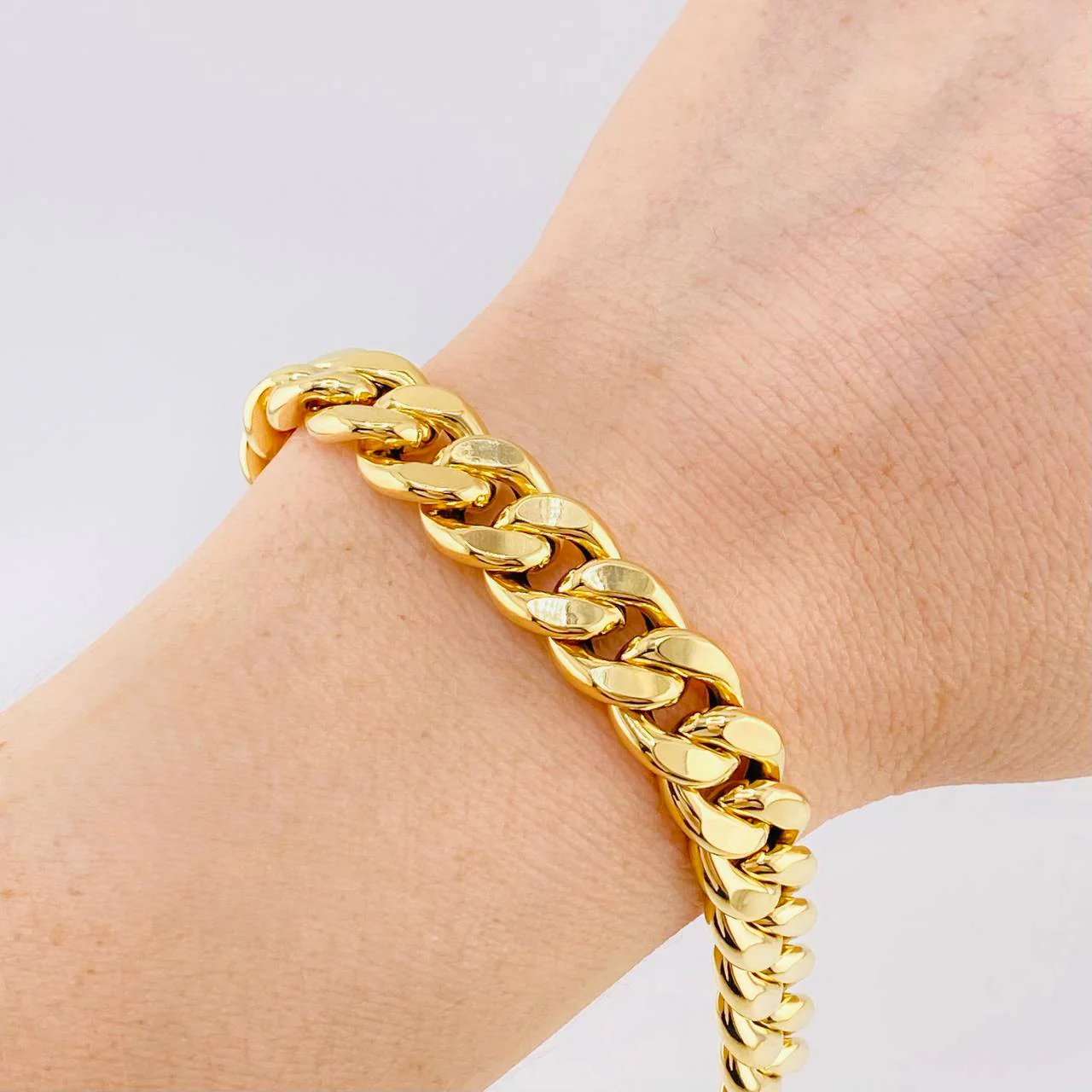 Pulso Cubano 13.6 g / 20.6 cm / 10.9 mm Oro Amarillo 18K - Image 4