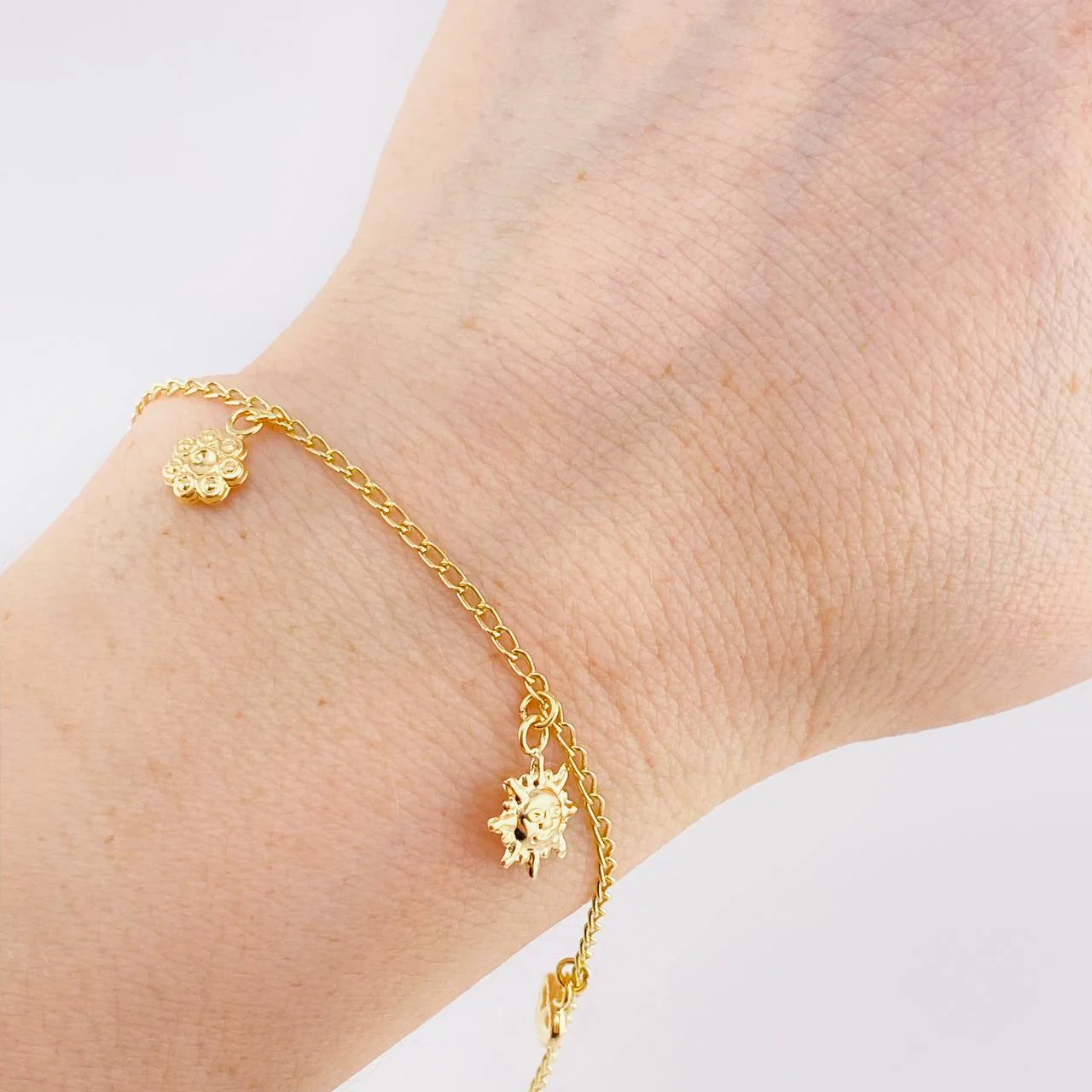 Pulso Espiga Dijes 2.75 g / 19 cm / 1.6 mm Oro Amarillo 18K - Image 4
