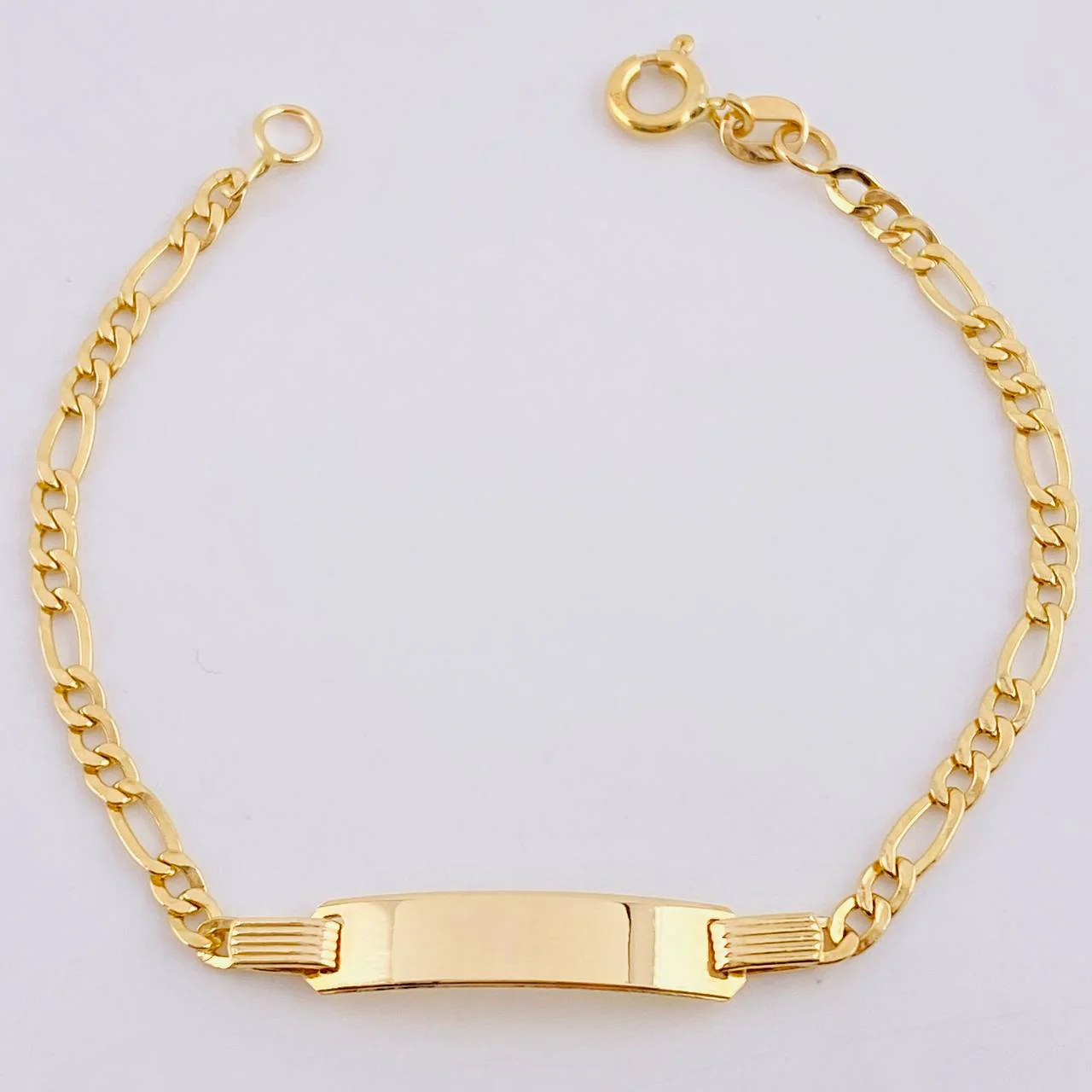 Pulso Figaro Placa Rectangular Curva 2.85gr / 15cm / 2.8mm Oro Amarillo +1 18K *