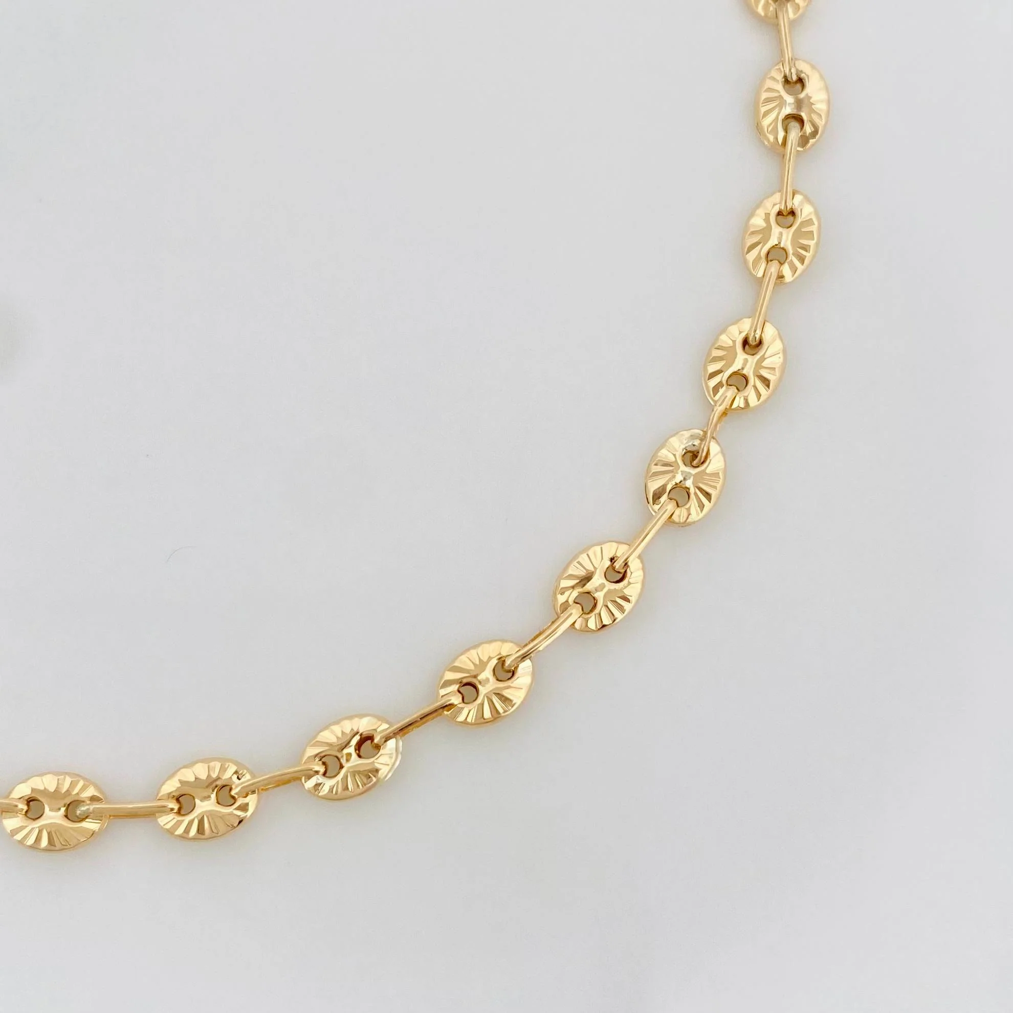 Pulso Gc diamantados 2.7g / 17.05cm / 3.92mm Oro Amarillo 18K - Image 2