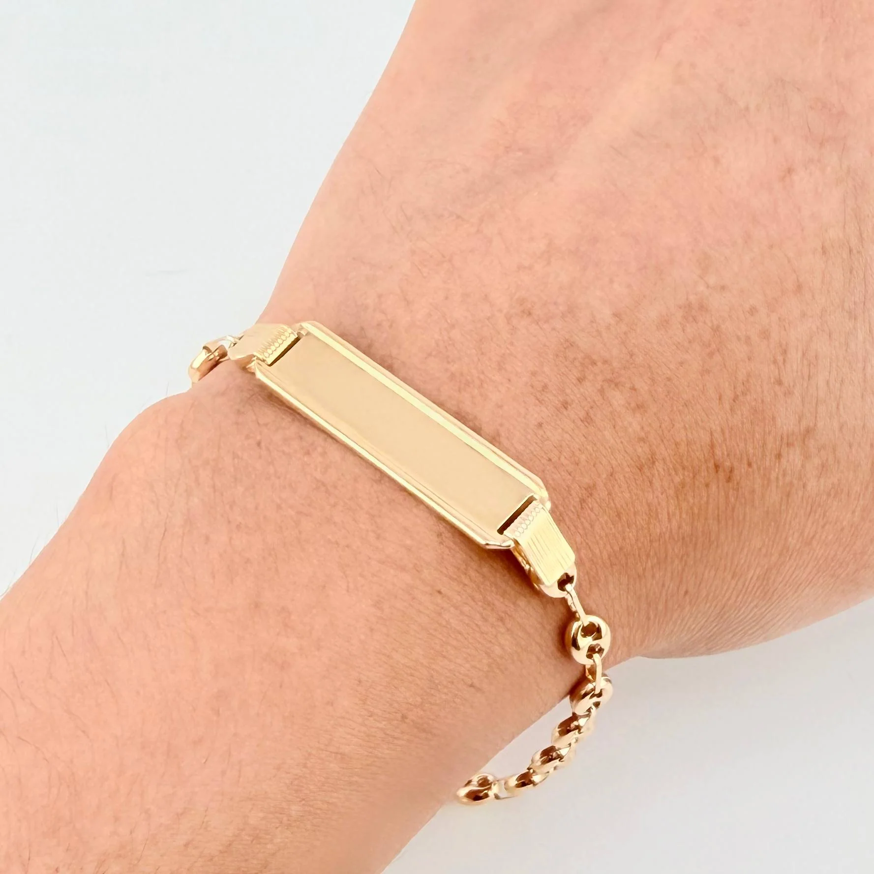 Pulso Placa GC Robusta 3.95gr / 20cm / 4.8mm Oro Amarillo 18K - Image 4