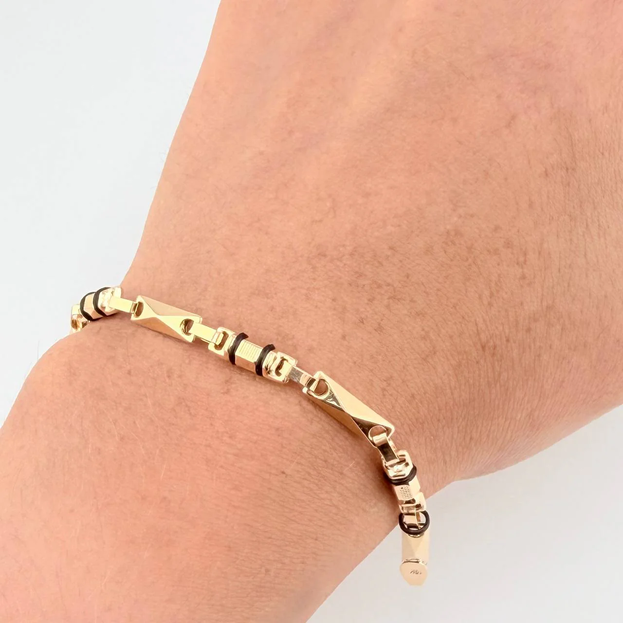 Pulso Rustico Barril Relieve 5 g / 21 cm / 3.7 mm Oro Amarillo 18K - Image 4