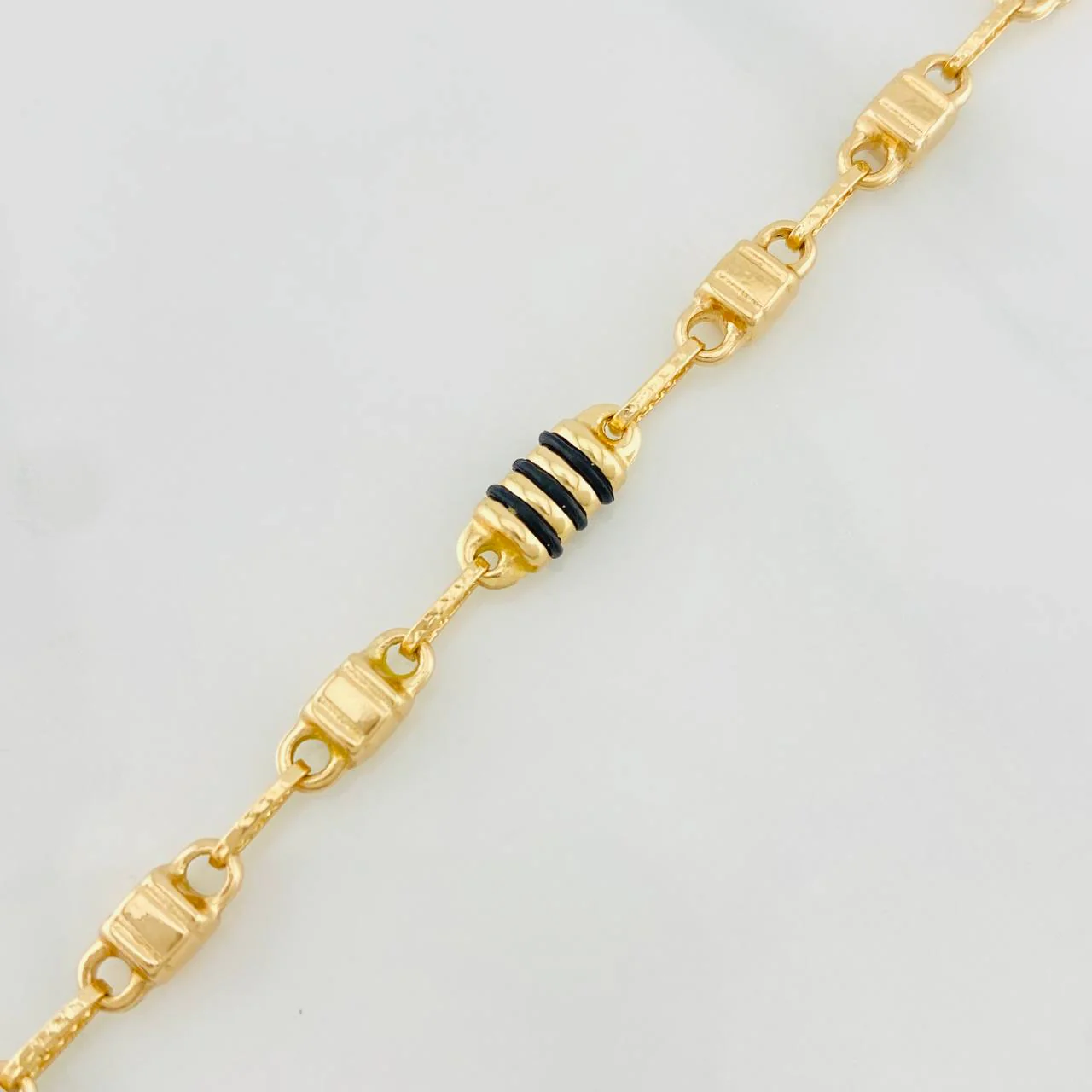 Pulso Rustico candado boya 5.8g / 22cm / 4.94mm Oro Amarillo 18K - Image 3
