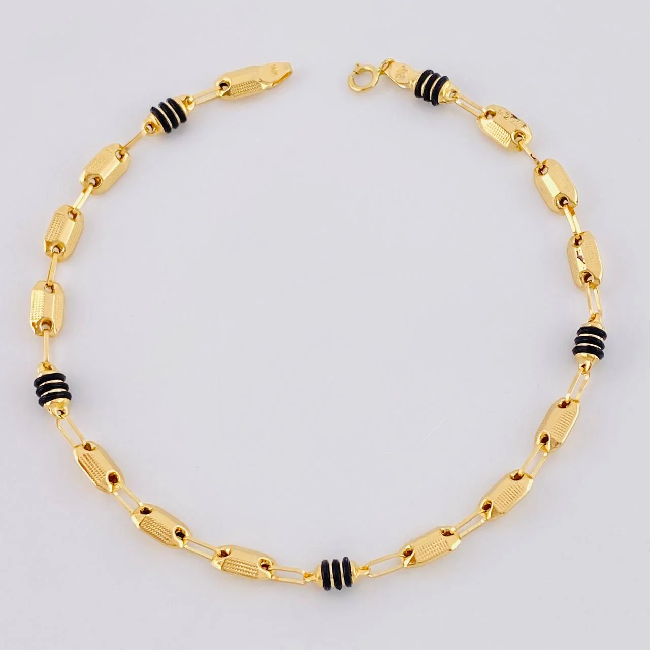 Pulso Rustico Texturizados 3.35 g / 20.7 cm / 4.2 mm Oro Amarillo 18K