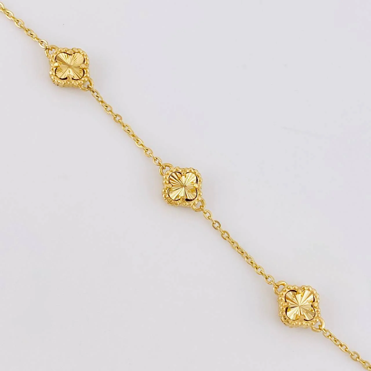 Pulso Trébol Aro Seguido Diamantado 3.85g / 17cm / 1.5mm Oro Amarillo 18K - Image 2