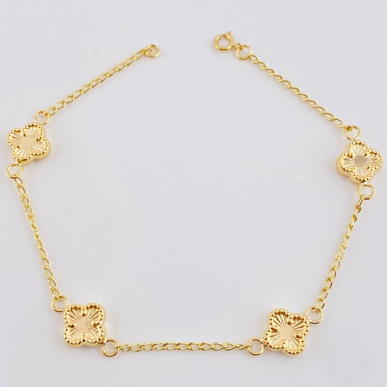 Pulso Trebol Dorado Espiga 2.8gr / 17.5cm / 1.5mm Oro Amarillo 18K