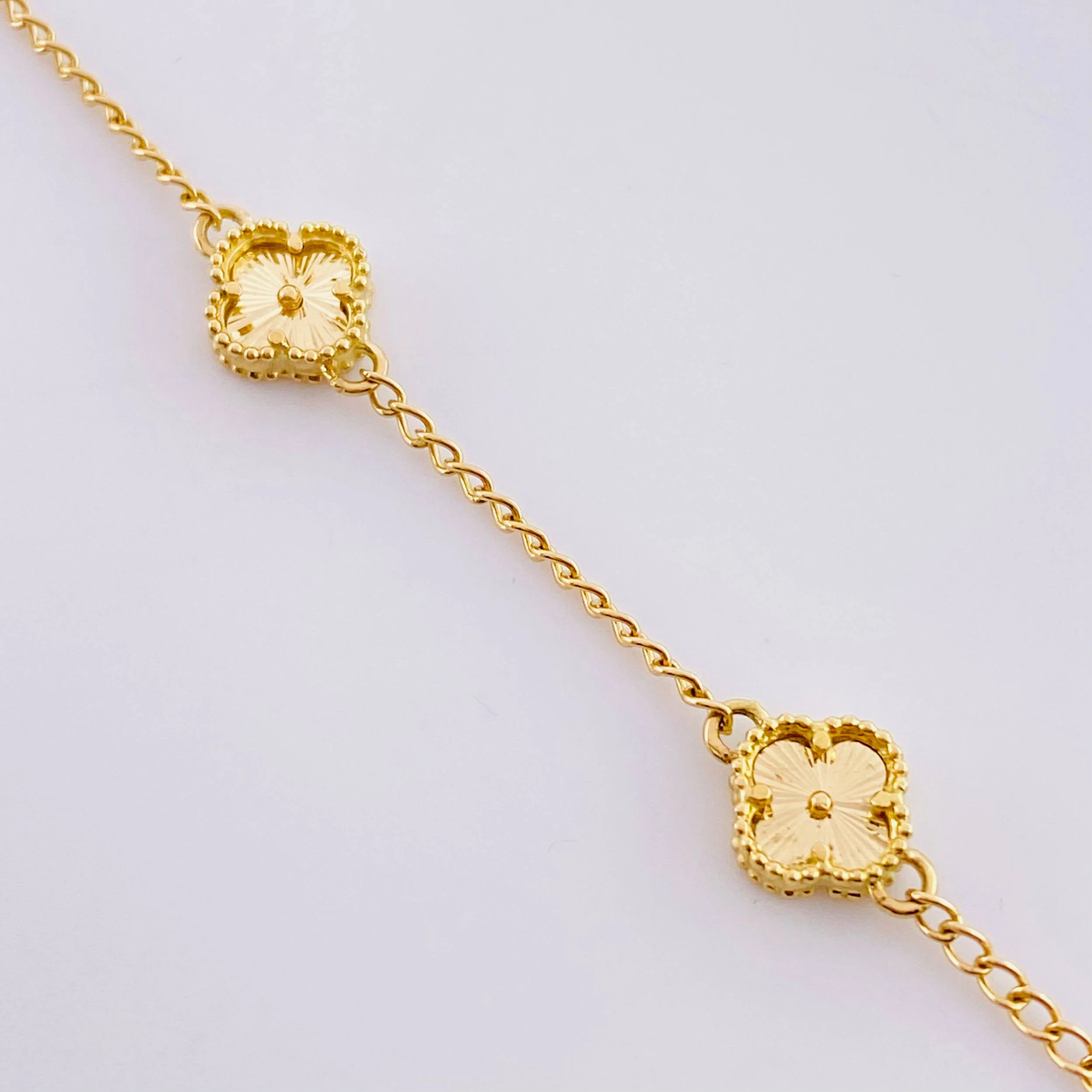 Pulso Trebol Espiga Diamantado 4.95g / 18.2cm / 1.6mm Oro Amarillo 18K - Image 2