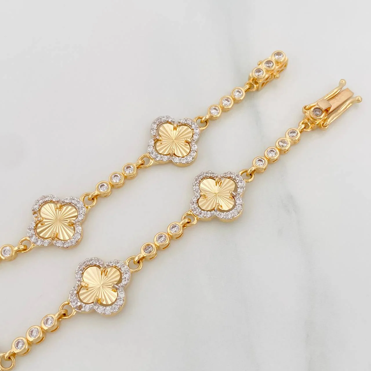 Pulso Trebol Tennis Diamantado 9.5g / 18cm / 2.67mm Oro Amarillo 18K - Image 2