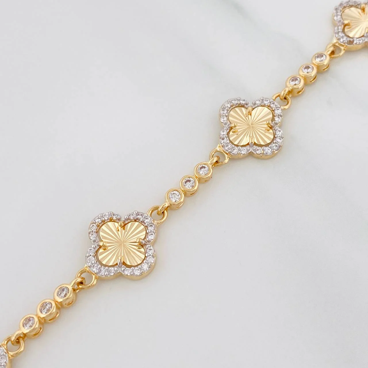 Pulso Trebol Tennis Diamantado 9.5g / 18cm / 2.67mm Oro Amarillo 18K - Image 3
