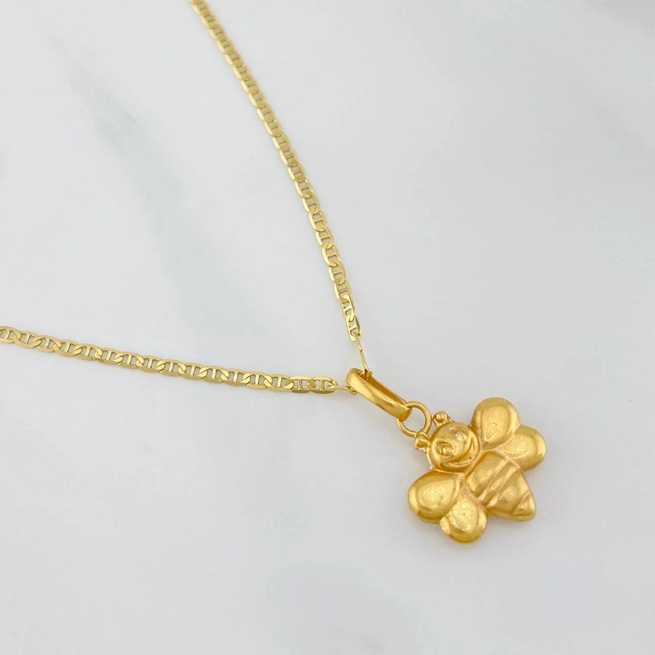 Set Cadena Escalera + Dije Abeja / 2.65gr / 50 cm Oro Amarillo 18K - Image 2