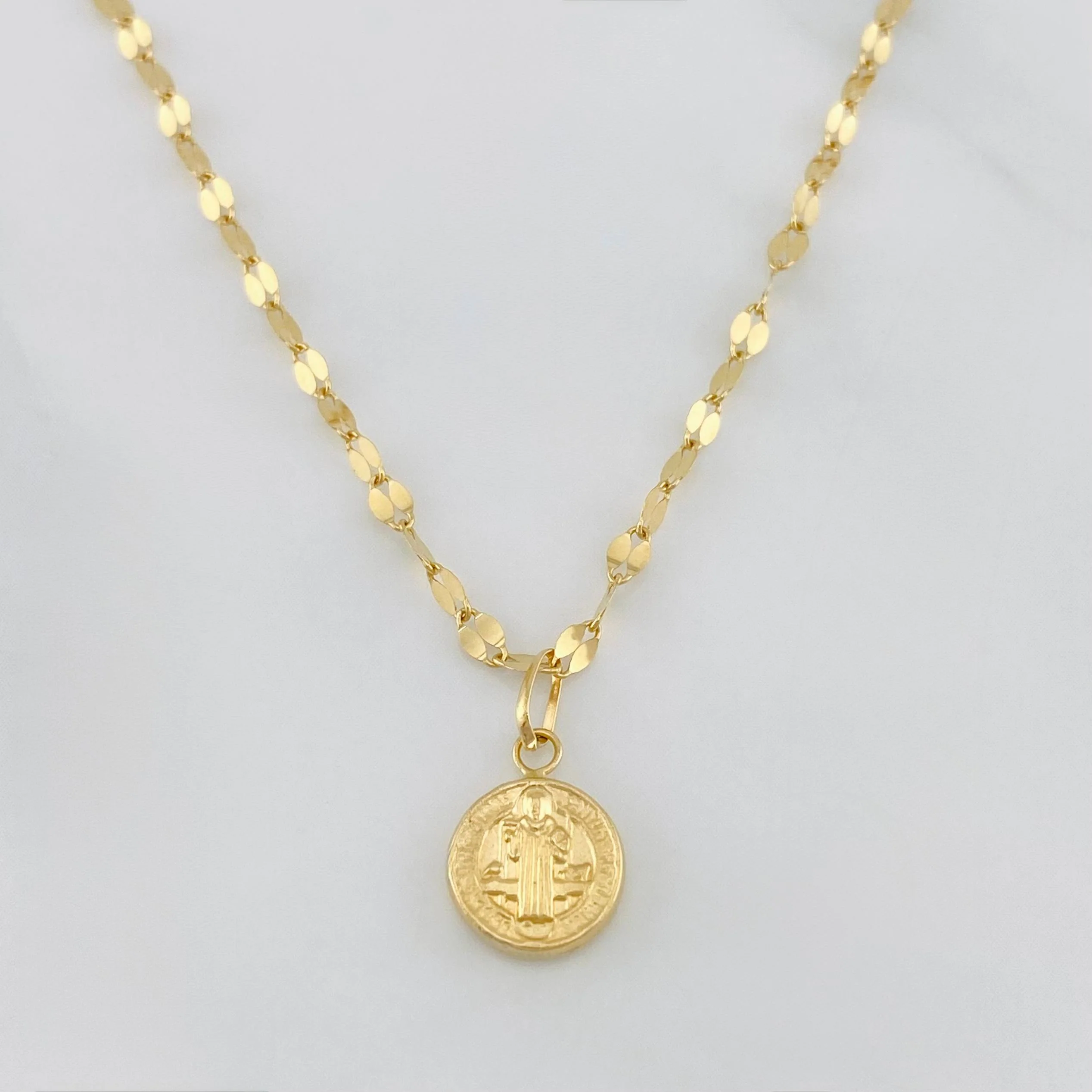 Set Cadena Flor Espejo + Dije San Benito / 1.8 g / 40 cm Oro Amarillo 18K