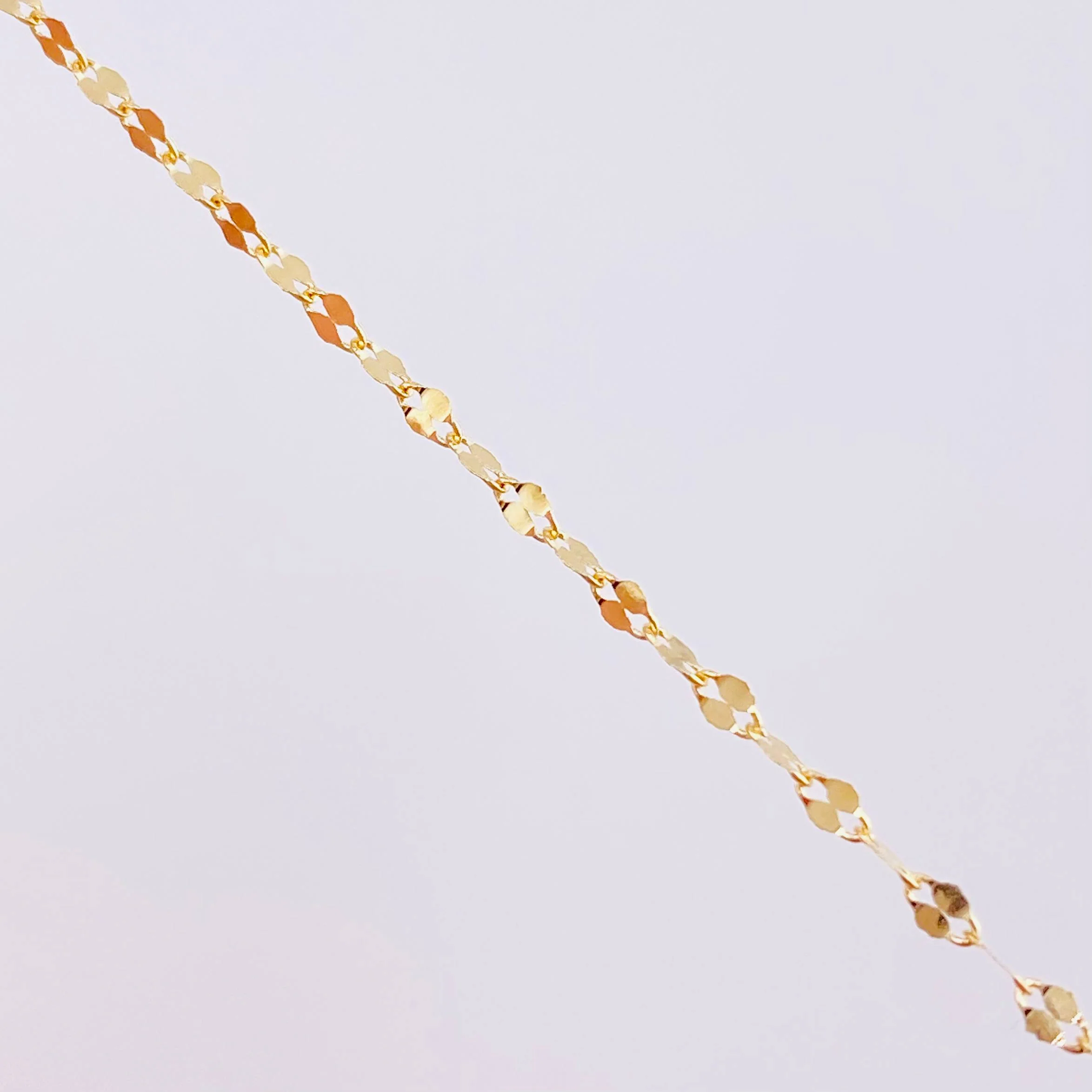 Set Cadena Flor Espejo + Dije Virgen Milagrosa / 1.3 g / 45.1 cm Oro Amarillo 18K - Image 3