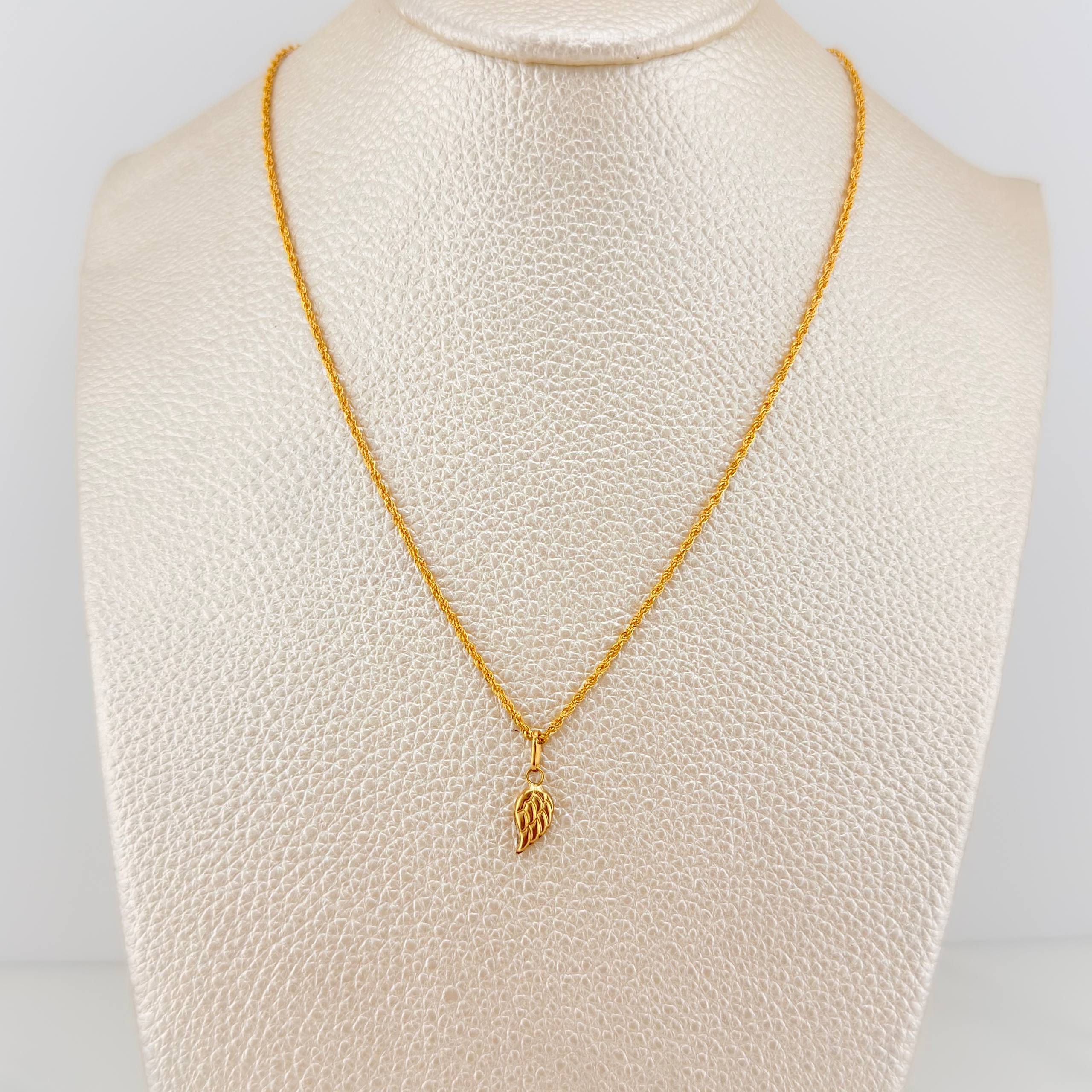 Set Cadena Lazo + Dije Ala / 1,15 gr / 45 cm Oro Amarillo 18K - Image 4