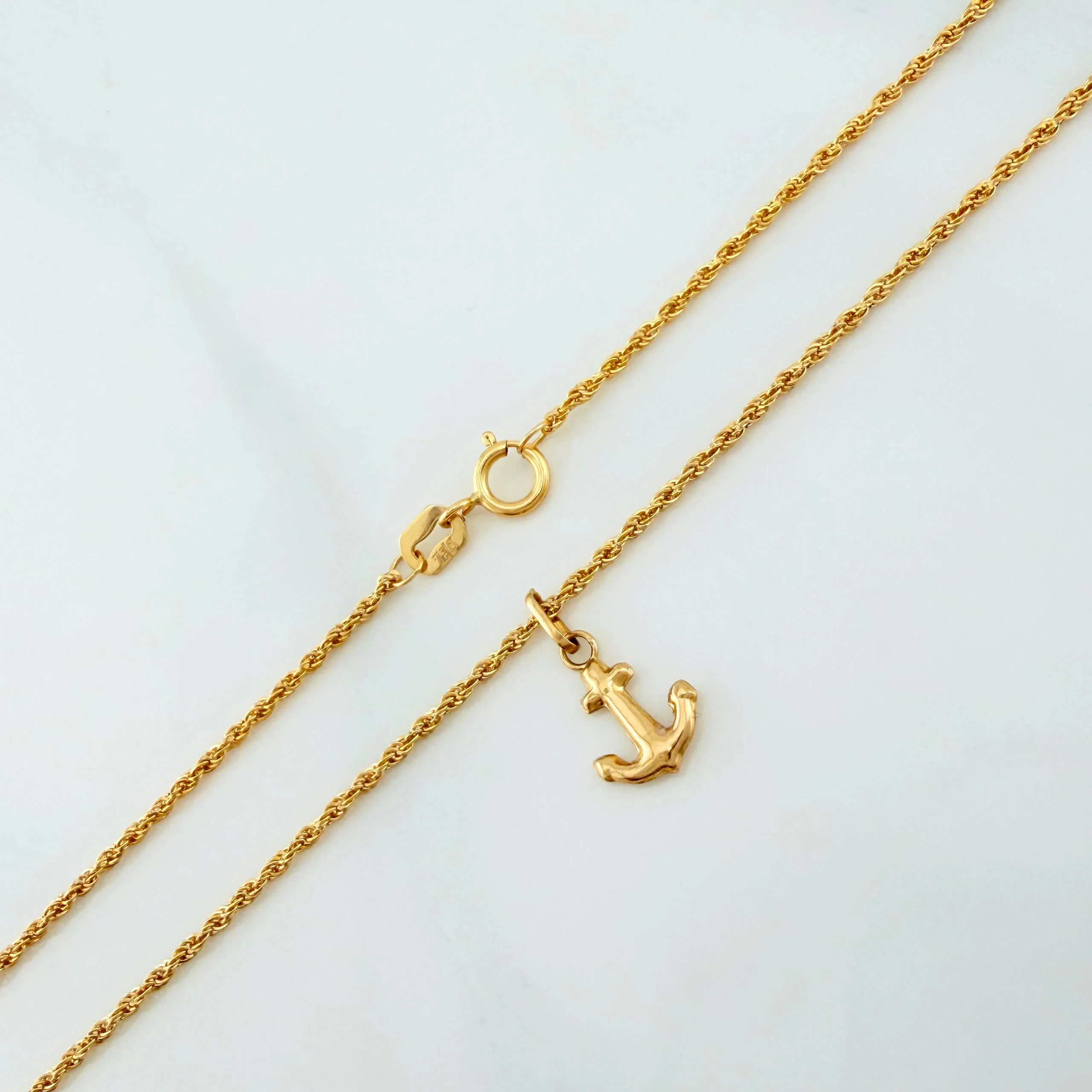Set Cadena Lazo + Dije Ancla / 1,15 gr / 45 cm Oro Amarillo 18K - Image 3