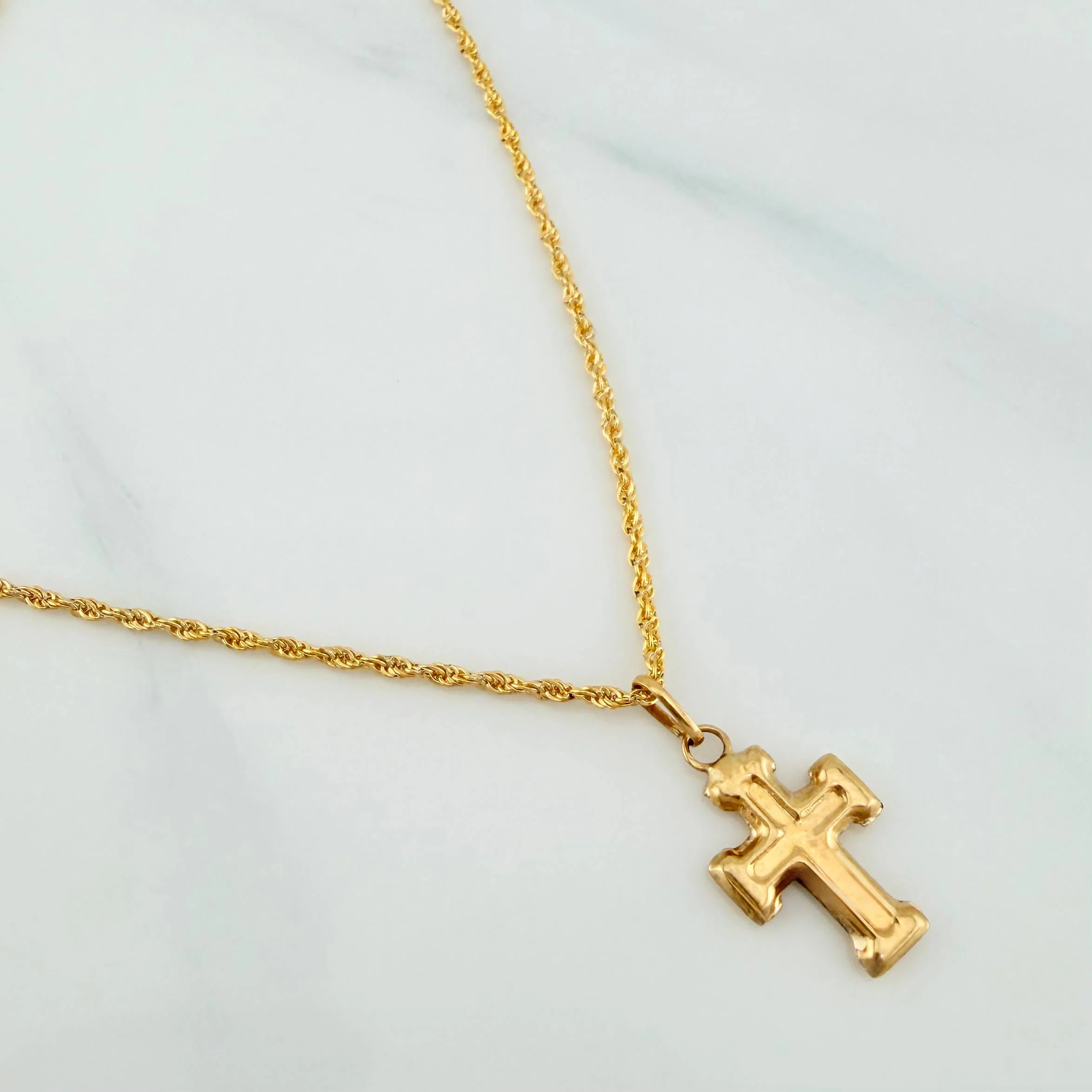 Set Cadena Lazo + Dije Cruz / 1.55gr / 60.1 cm Oro Amarillo 18K - Image 2