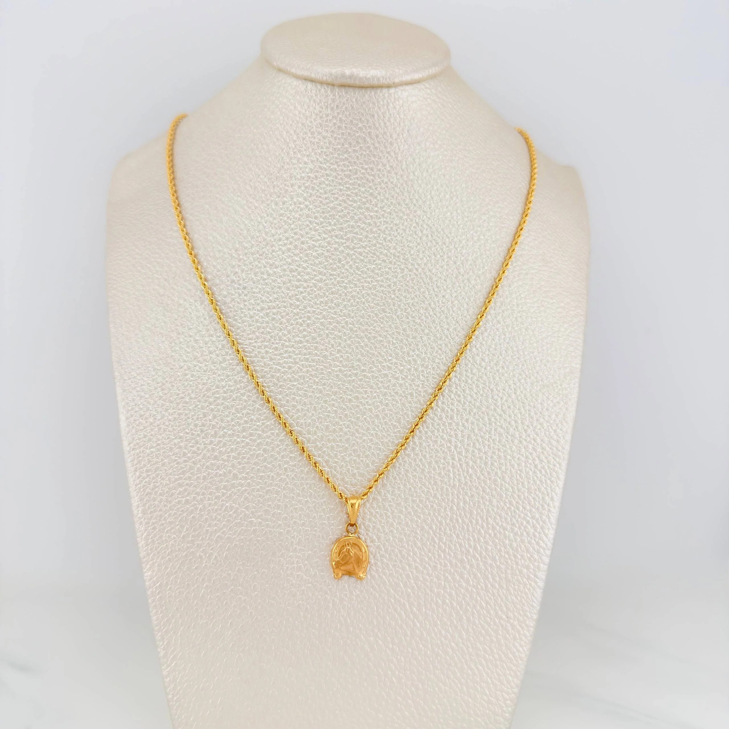 Set Cadena Lazo + Dije Herradura Caballo / 3,6gr / 60.3 cm Oro Amarillo 18K - Image 6
