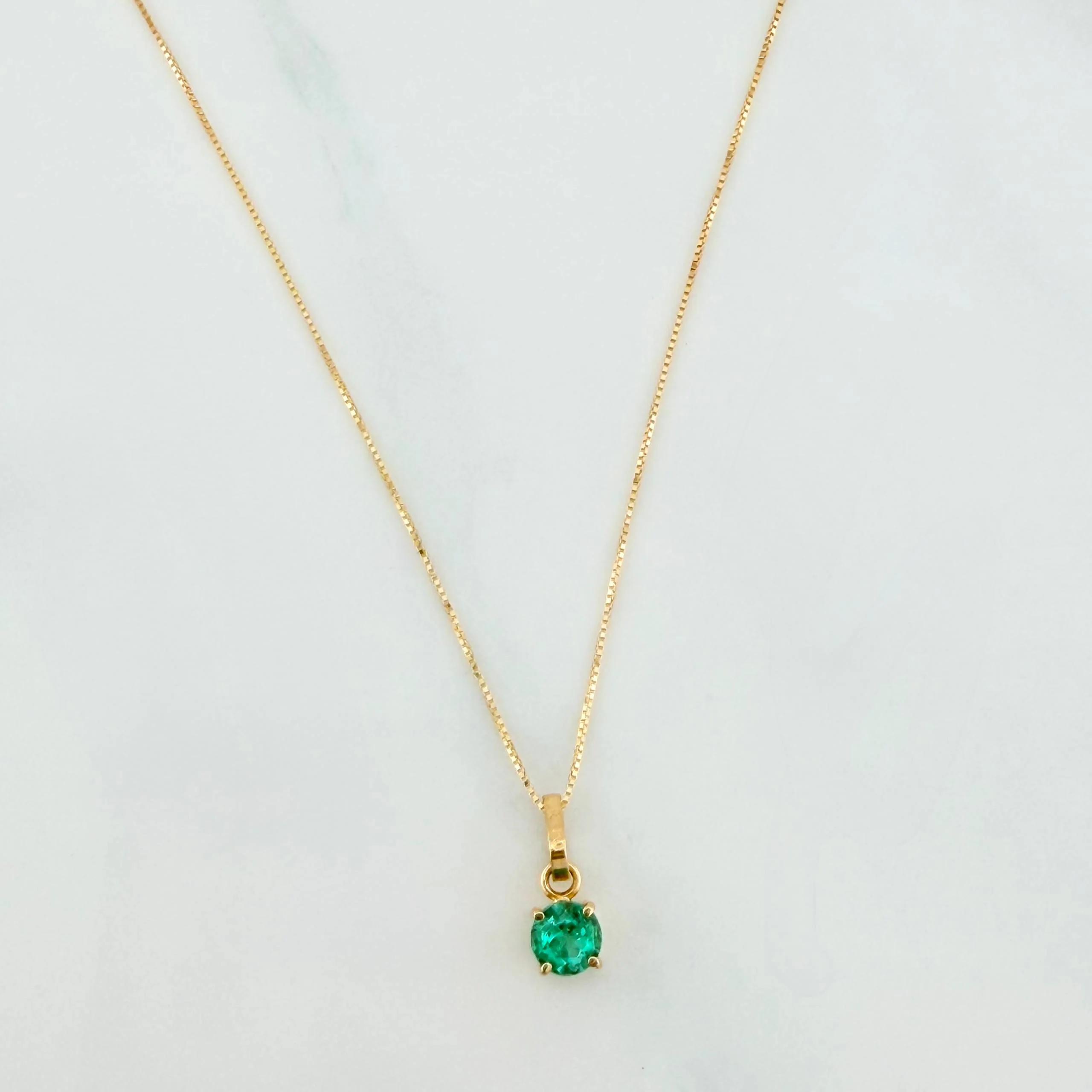 Set Cadena Veneciana + Dije Circulo Esmeralda 28Pts / 1.4 g / 45 cm Oro Amarillo 18K