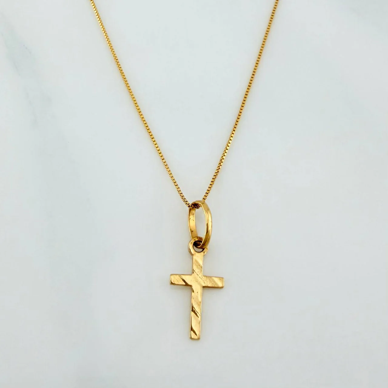 Set Cadena Veneciana + Dije Cruz / 1,15gr / 45 cm Oro Amarillo 18K