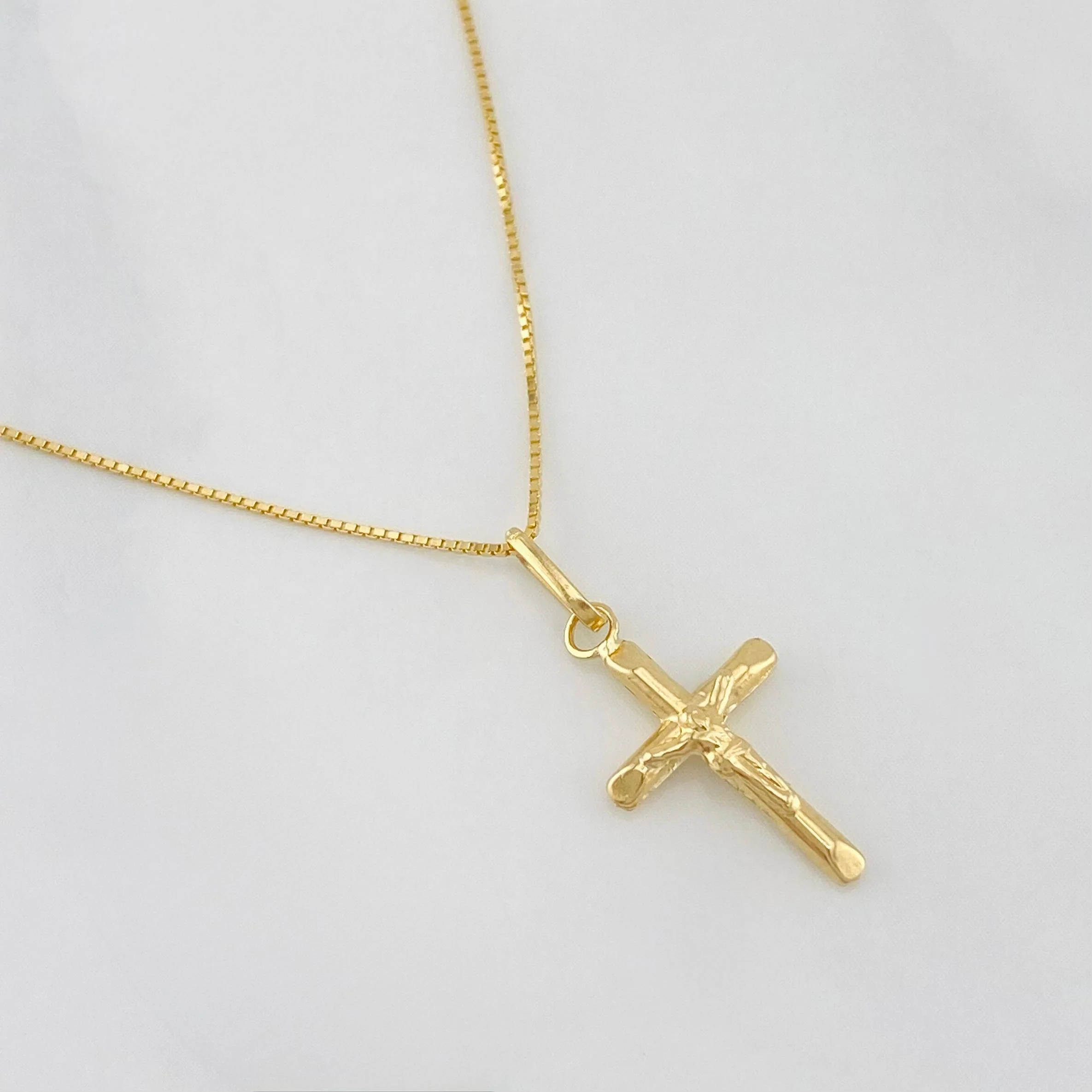 Set Cadena Veneciana + Dije Cruz Cristo / 1.55 g / 45 cm Oro Amarillo 18K - Image 2