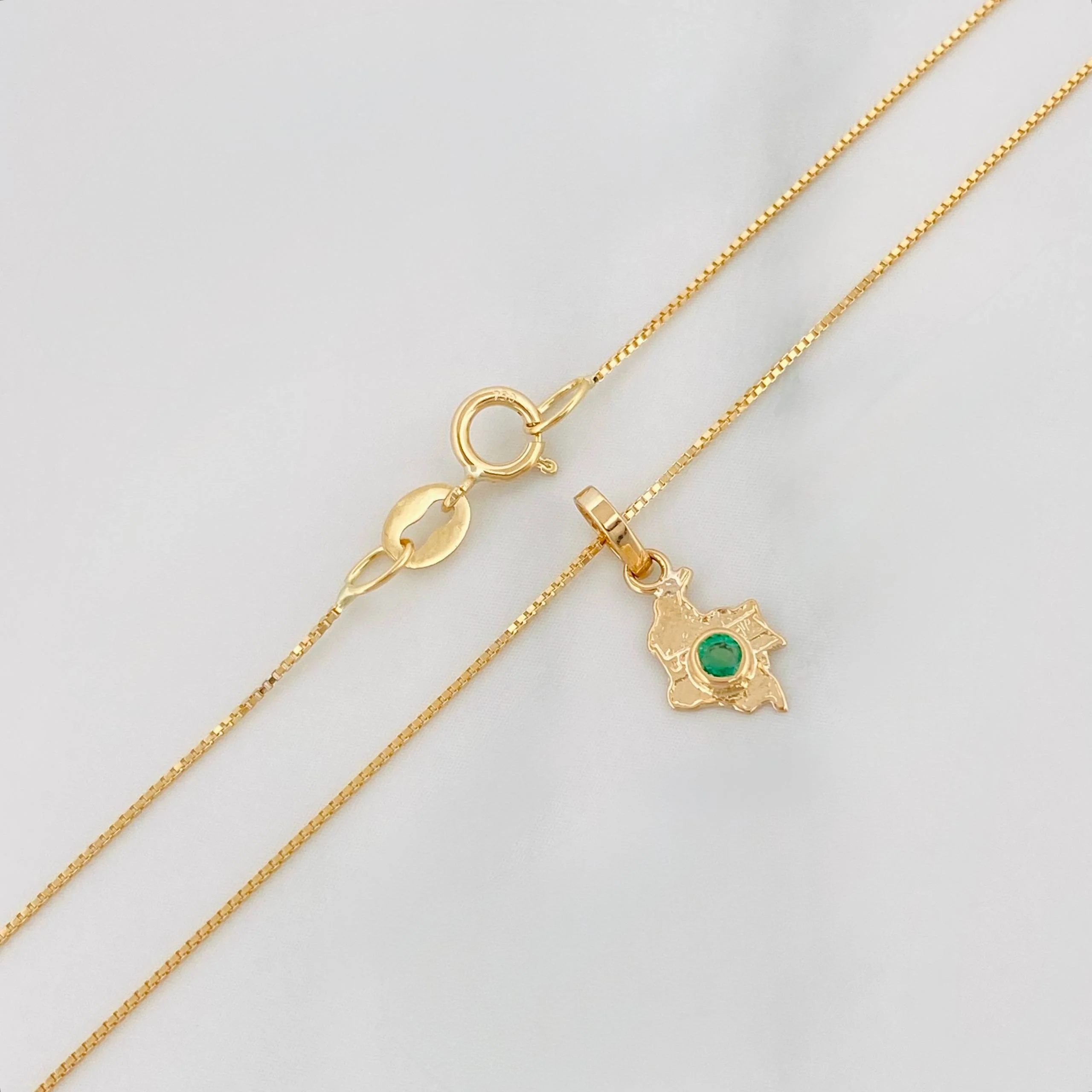 Set Cadena Veneciana + Dije Mapa Esmeralda 03Pts / 1.25 g / 45 cm Oro Amarillo 18K - Image 3