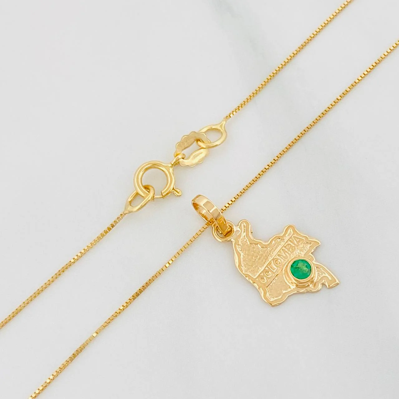 Set Cadena Veneciana + Dije Mapa Esmeralda 05Pts / 1.5 g / 50 cm Oro Amarillo 18K - Image 3