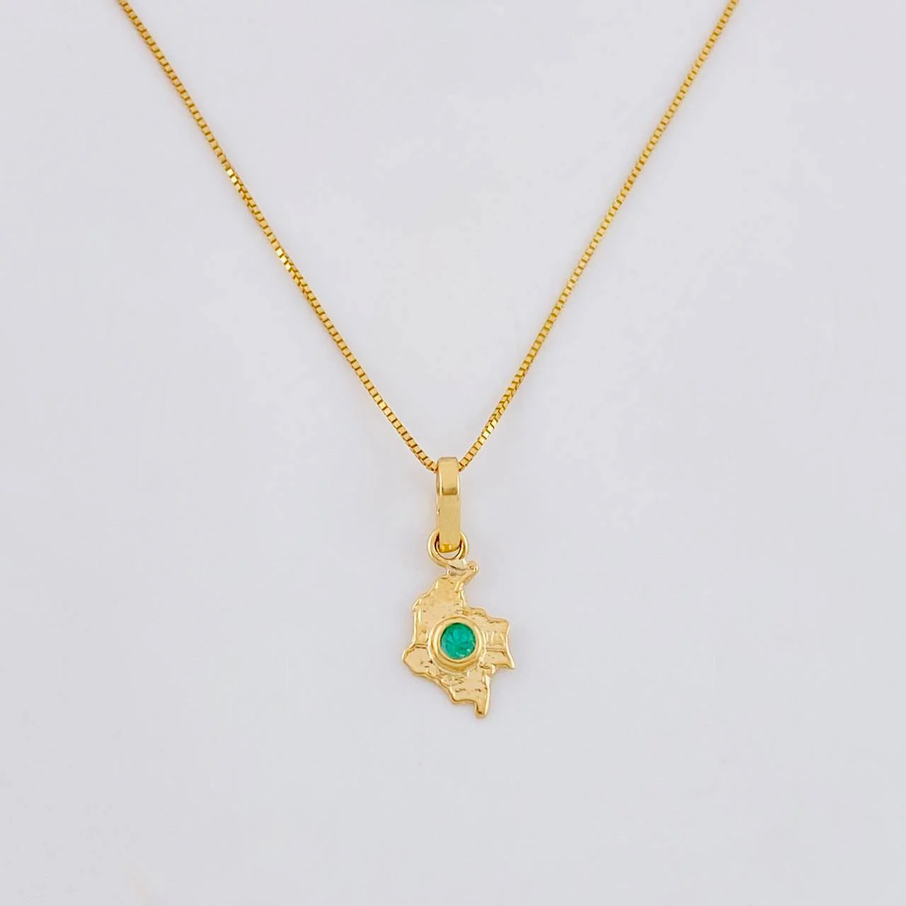 Set Cadena Veneciana + Dije Mapa Esmeralda 4 Pts / 1.05 g / 45 cm Oro Amarillo 18K