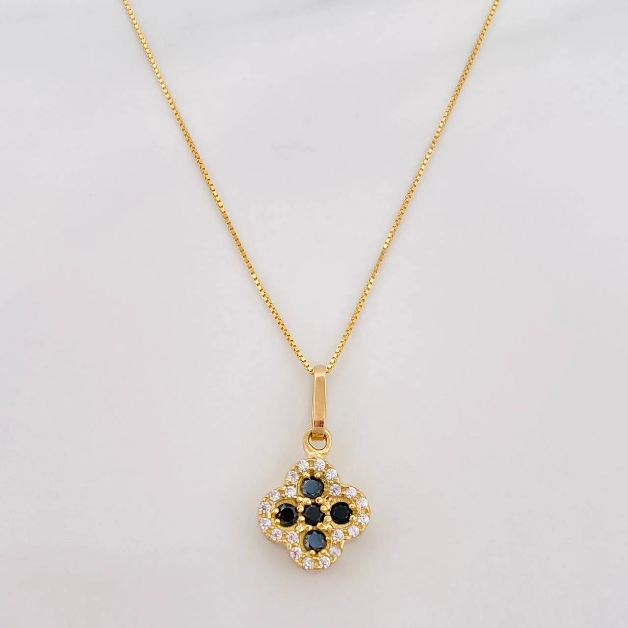 Set Cadena Veneciana + Dije Trebol / 2.15 g / 45.4 cm Oro Amarillo 18K