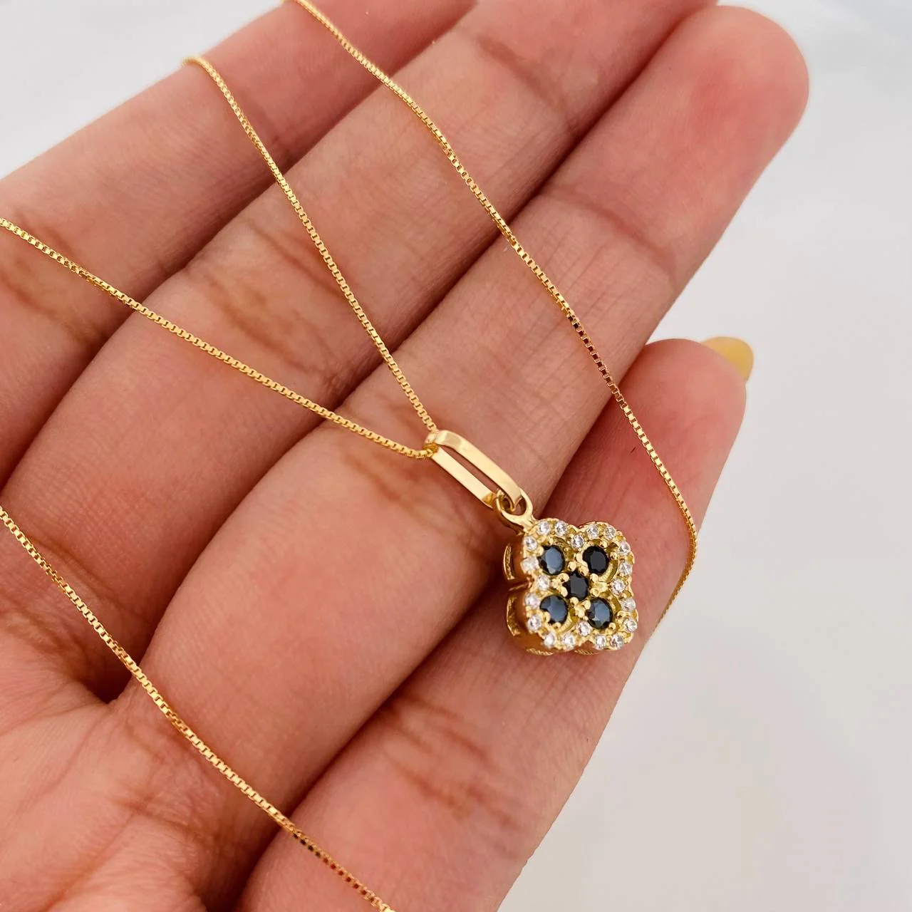 Set Cadena Veneciana + Dije Trebol / 2.15 g / 45.4 cm Oro Amarillo 18K - Image 4