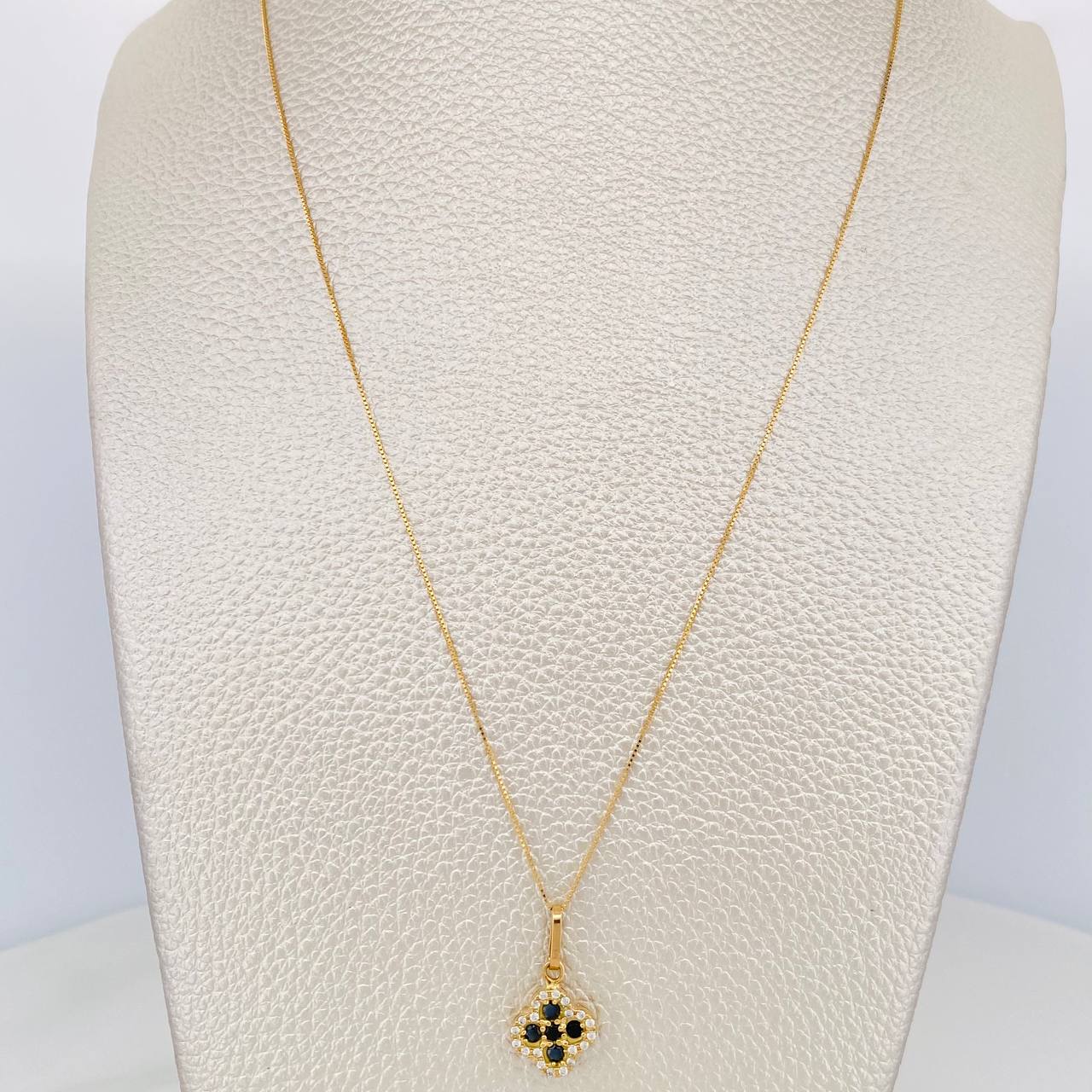 Set Cadena Veneciana + Dije Trebol / 2.15 g / 45.4 cm Oro Amarillo 18K - Image 5