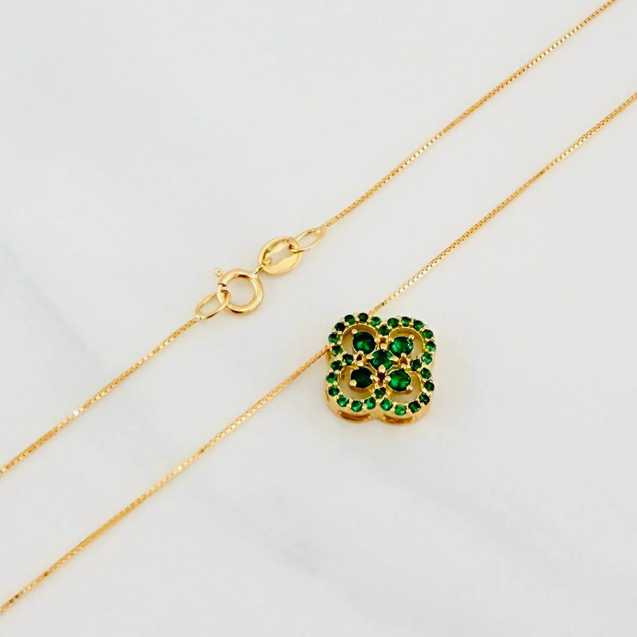 Set Cadena Veneciana + Dije Trebol / 2.4 g / 45 cm Oro Amarillo 18K - Image 3