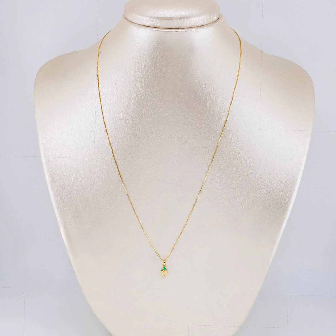 Set Cadena Veneciana + Dije Troquel Delfin Esmeralda 3 Pts / 1.05 g / 45 cm Oro Amarillo 18K - Image 3