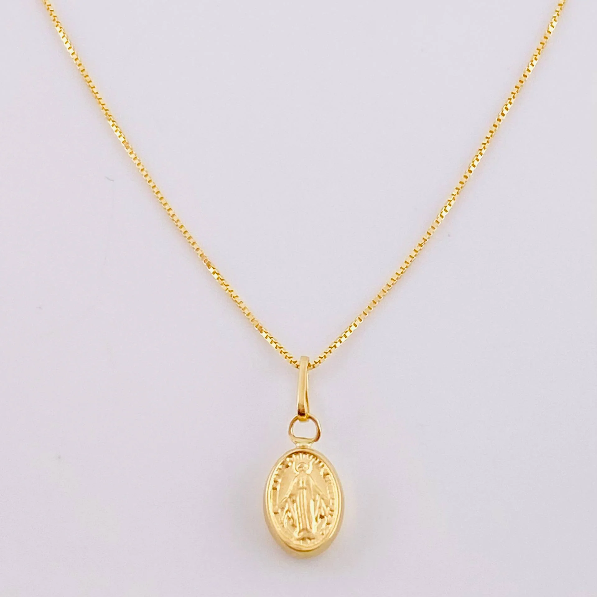 Set Cadena Veneciana + Dije Virgen Milagrosa / 1.15 g / 45.1 cm Oro Amarillo 18K
