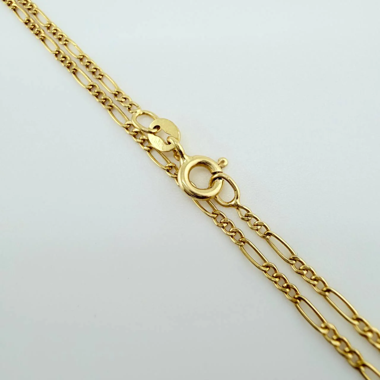 Set Cadena y Dije Figaro + Virgen Guadalupe 1.7gr / 50cm / 1.37mm Oro Amarillo 18K (Oferta) $ - Image 4
