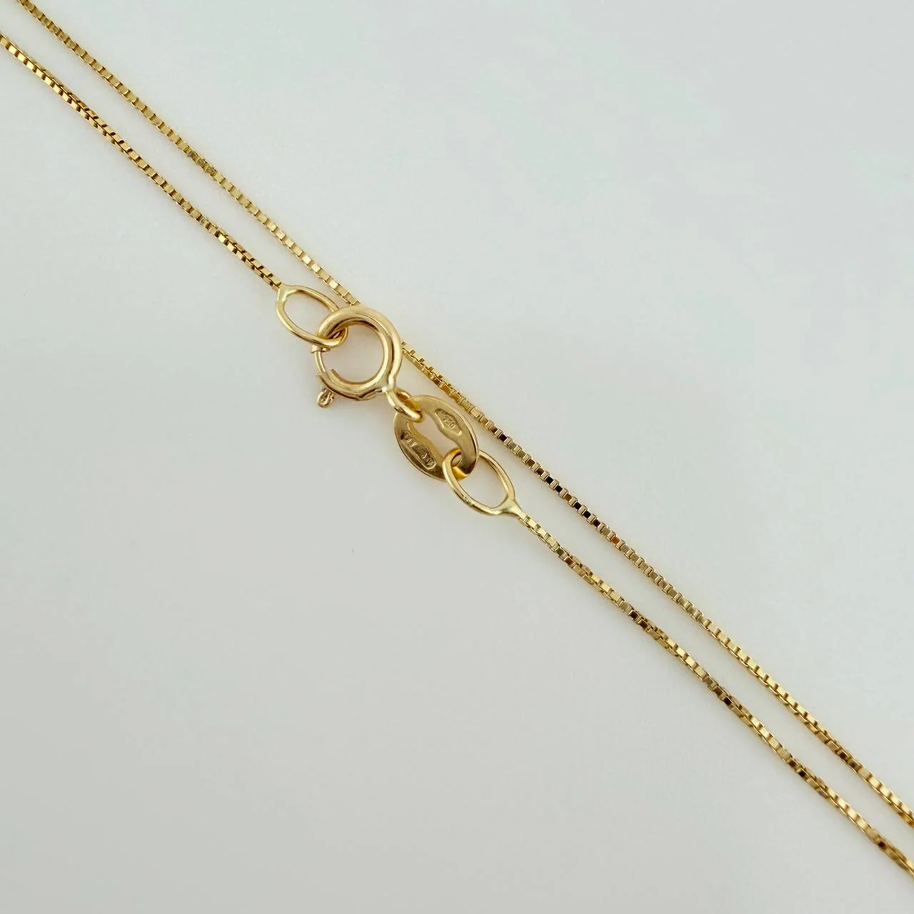 Set Cadena y Dije Veneciana + Virgen Guadalupe 1.35gr / 51.1cm / 0.43mm Oro Amarillo 18K (Oferta) $ - Image 4