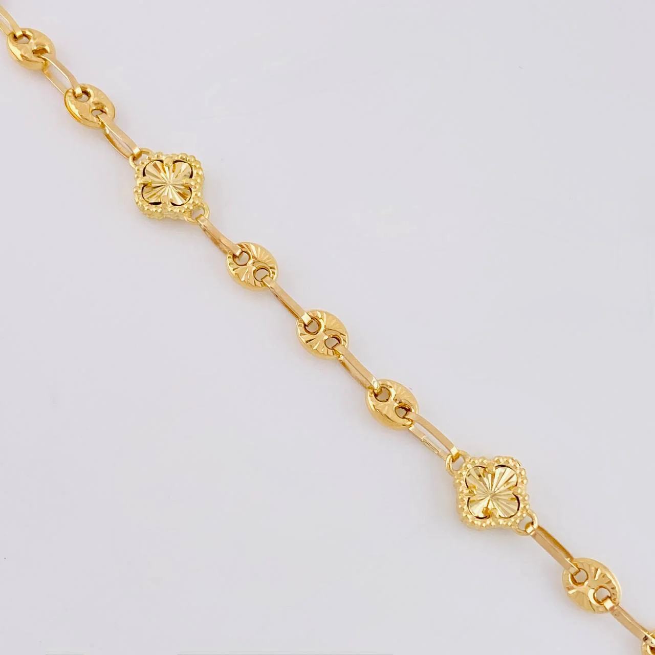 Tobillera Gc Trebol Diamantada 6.25 g / 23 cm / 4.8 mm Oro Amarillo 18K - Image 2
