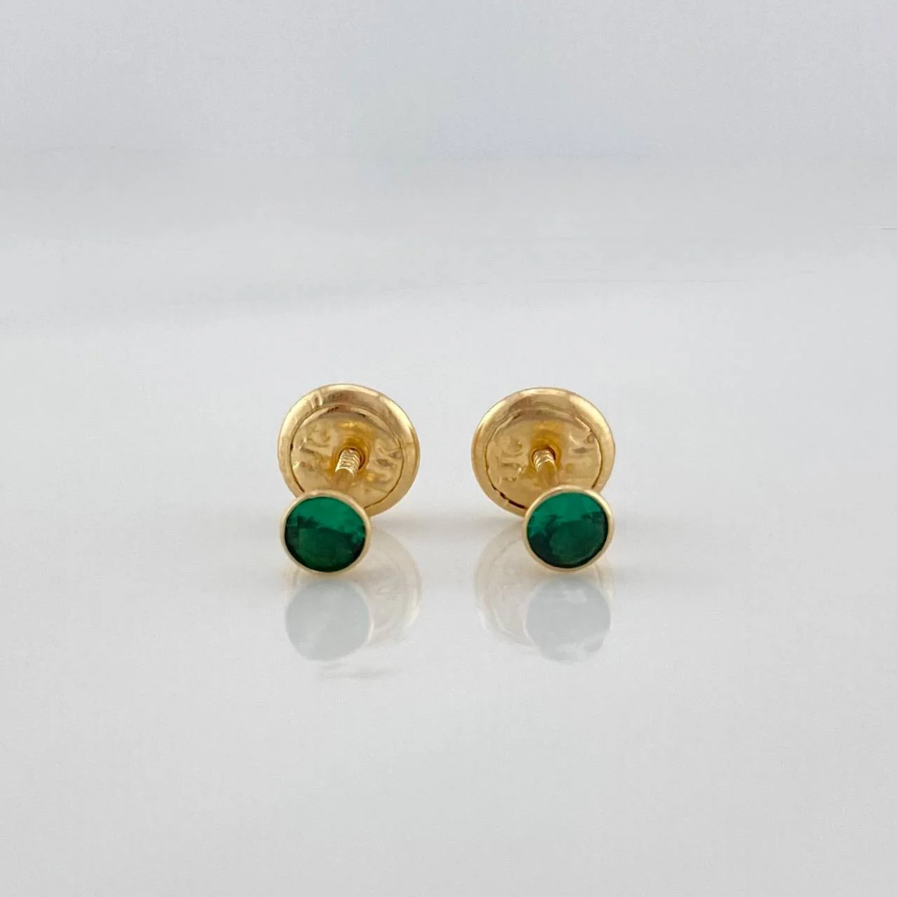 Topos Bisel 0.6 g / 4.4 mm Oro Amarillo 18K