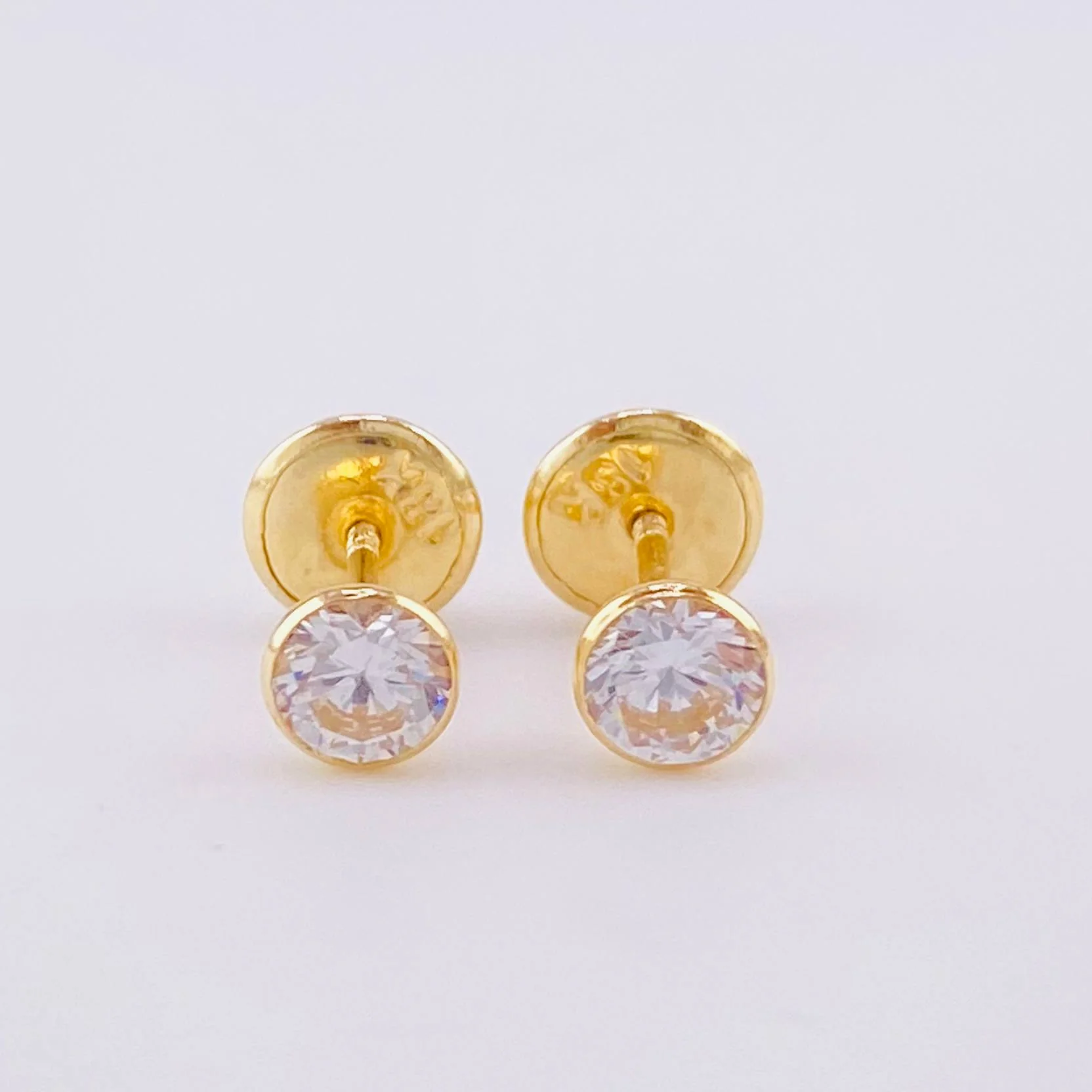 Topos Bisel 0.85g / 5.3mm Oro Amarillo 18K