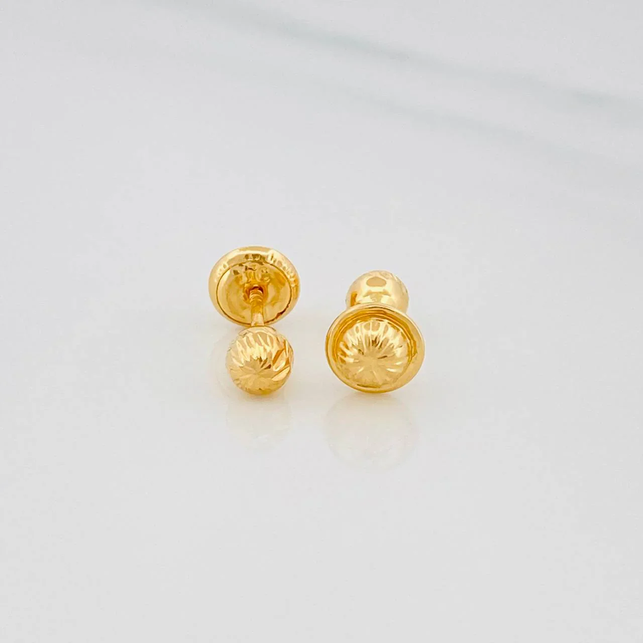 Topos Bola Diamantada 0.5 g / 4 mm Oro Amarillo 18K - Image 4