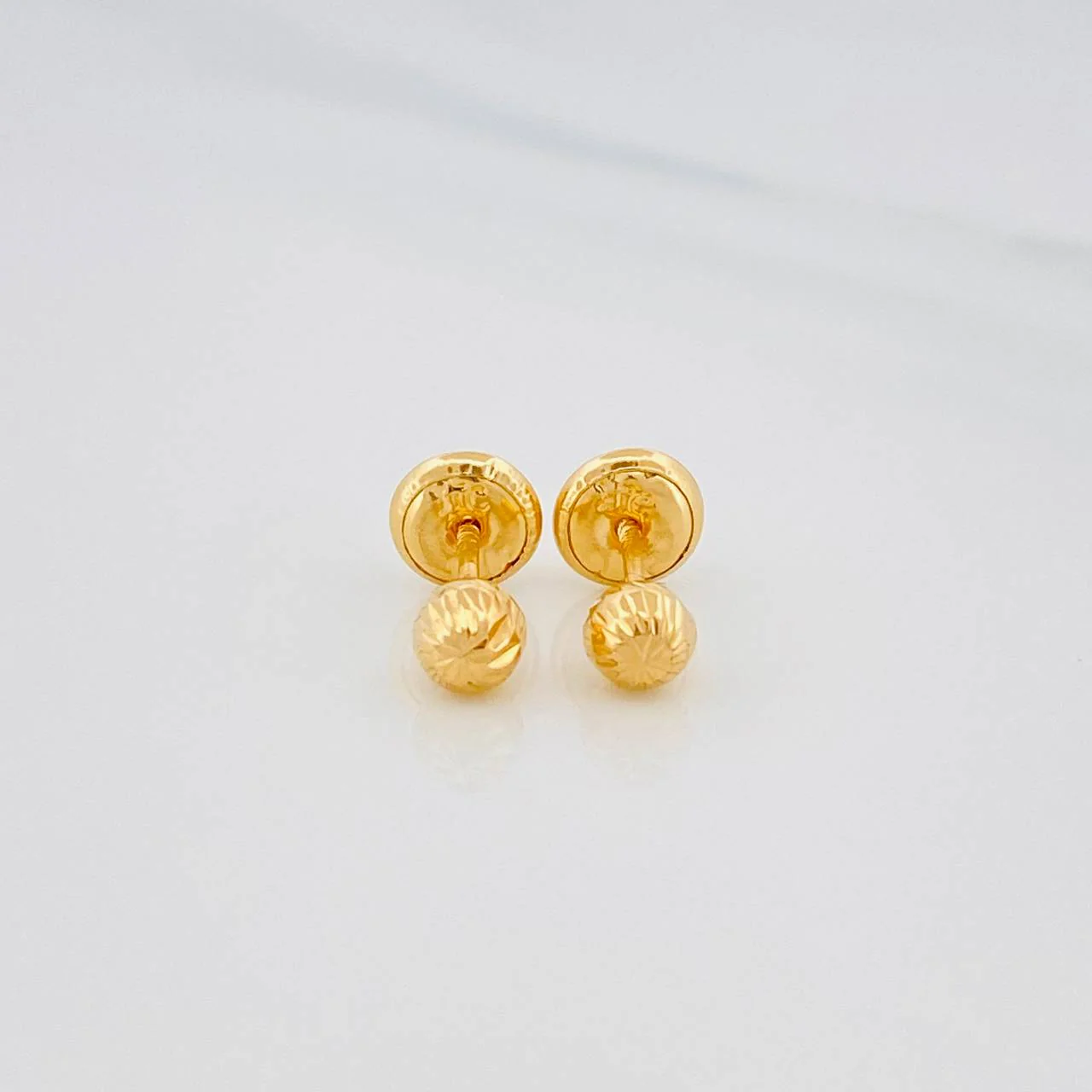 Topos Bola Diamantada 0.55 g / 4 mm Oro Amarillo 18K