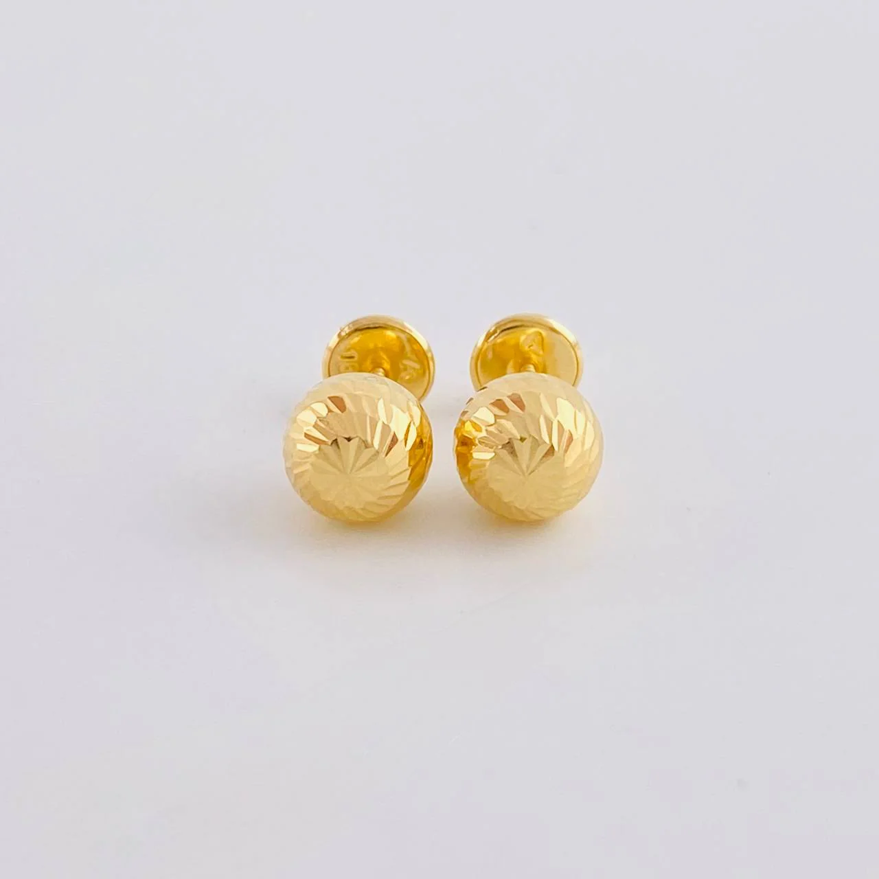 Topos Bola Diamantada 0.95 g / 7 mm Oro Amarillo 18K