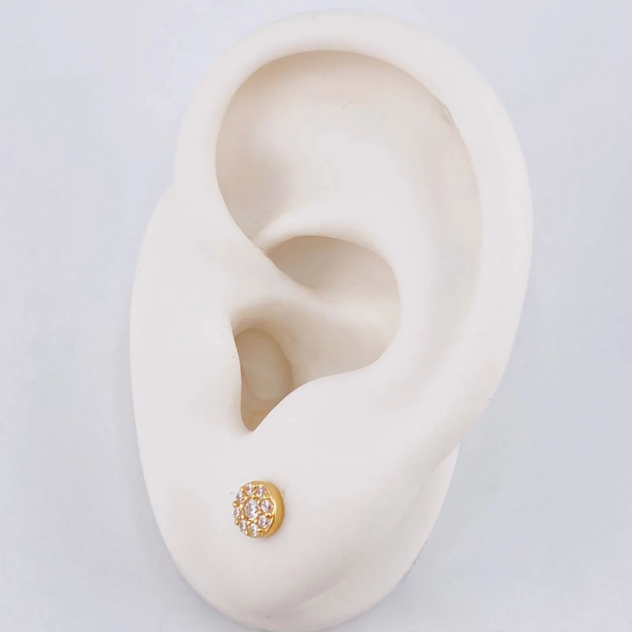 Topos Circular Tupido 1.05g / 5.4mm Oro Amarillo 18K - Image 4