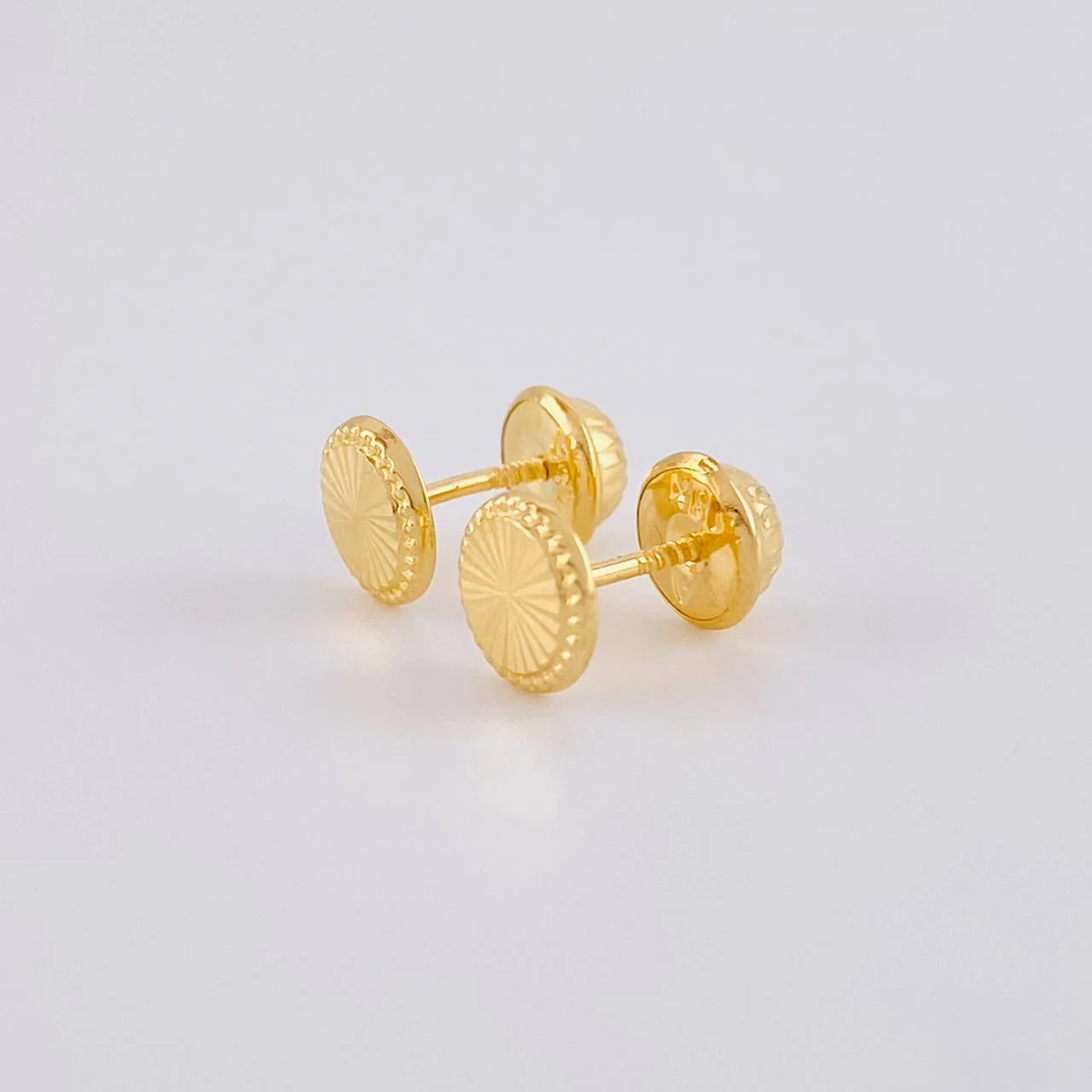 Topos Circulo Diamantado 0.6 g / 6 mm Oro Amarillo 18K - Image 2