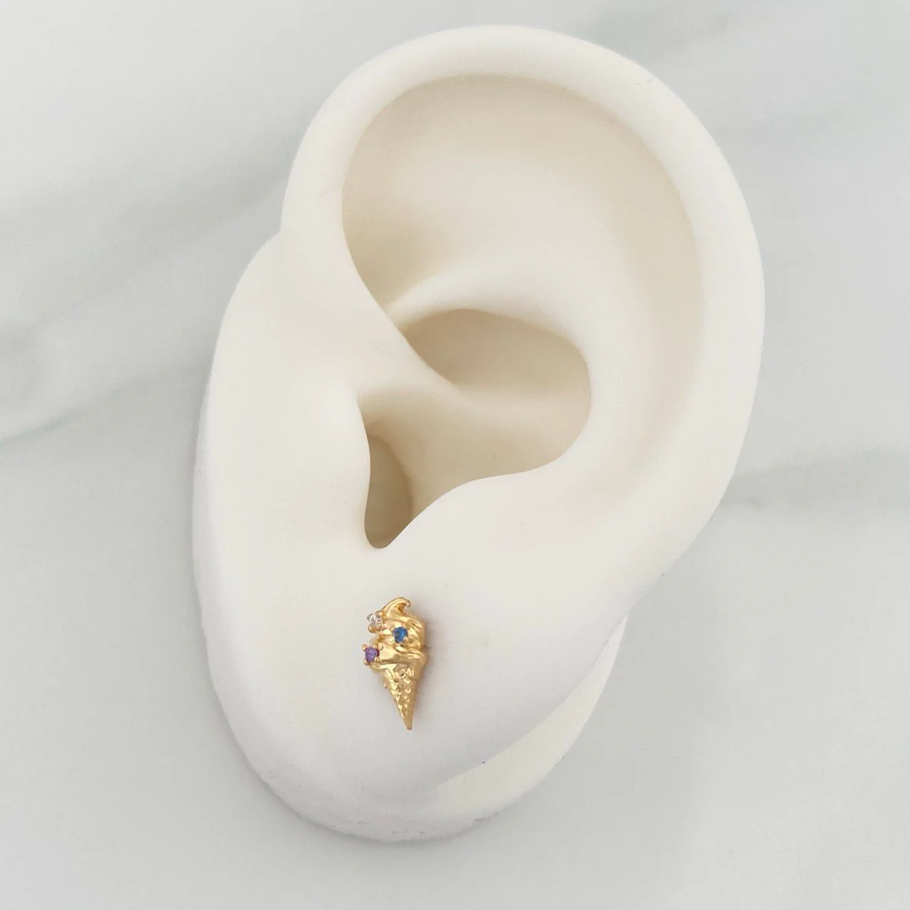 Topos Cono 0.7gr / 2mm Oro Amarillo 18K % - Image 4