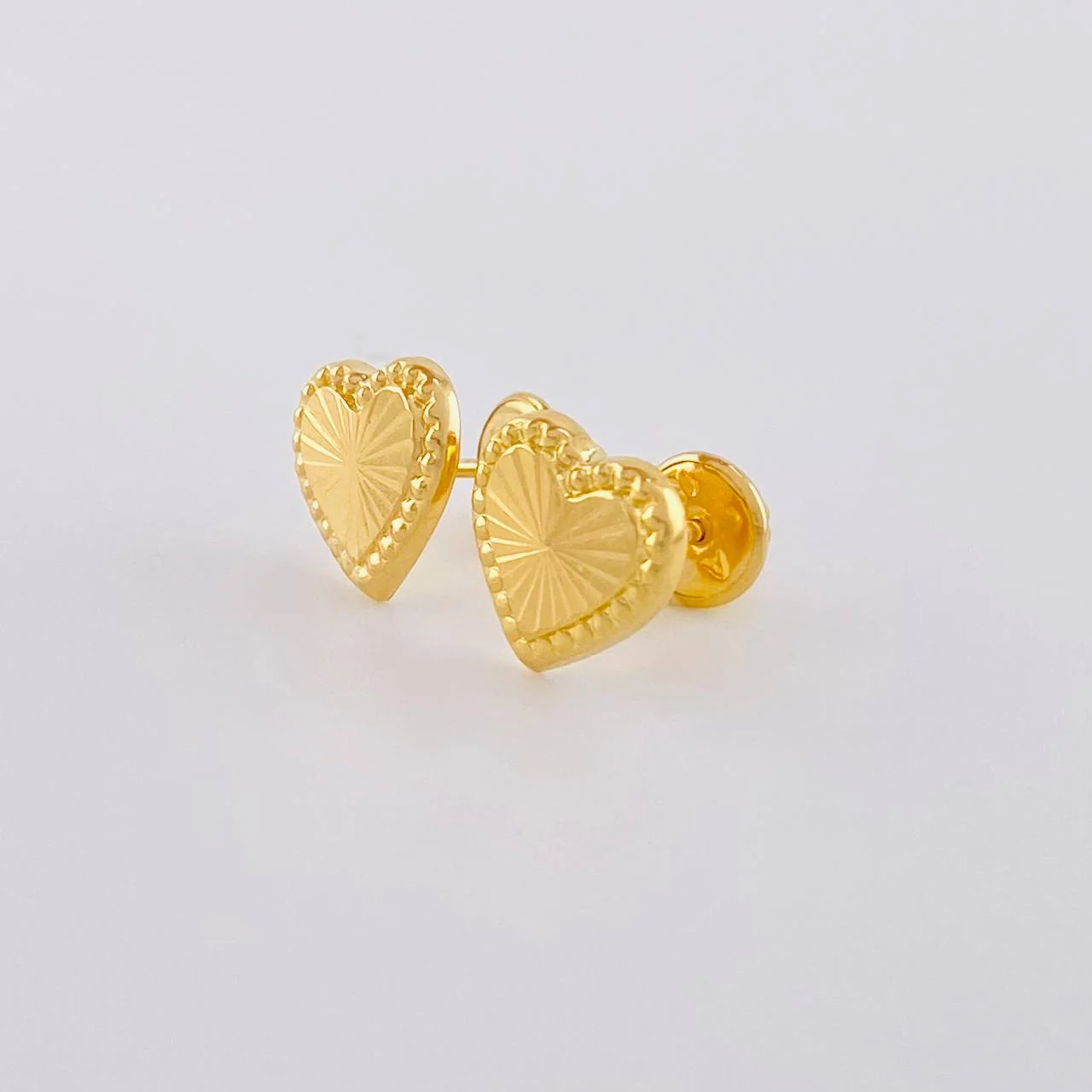 Topos Corazón Diamantado 0.9 g / 8.8 mm Oro Amarillo 18K - Image 2
