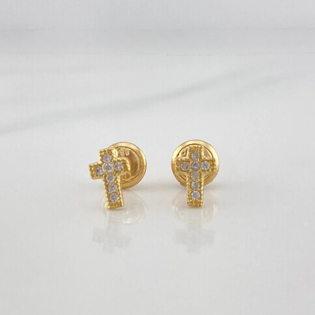 Topos Cruz 0.75 g / 4 mm Oro Amarillo 18K