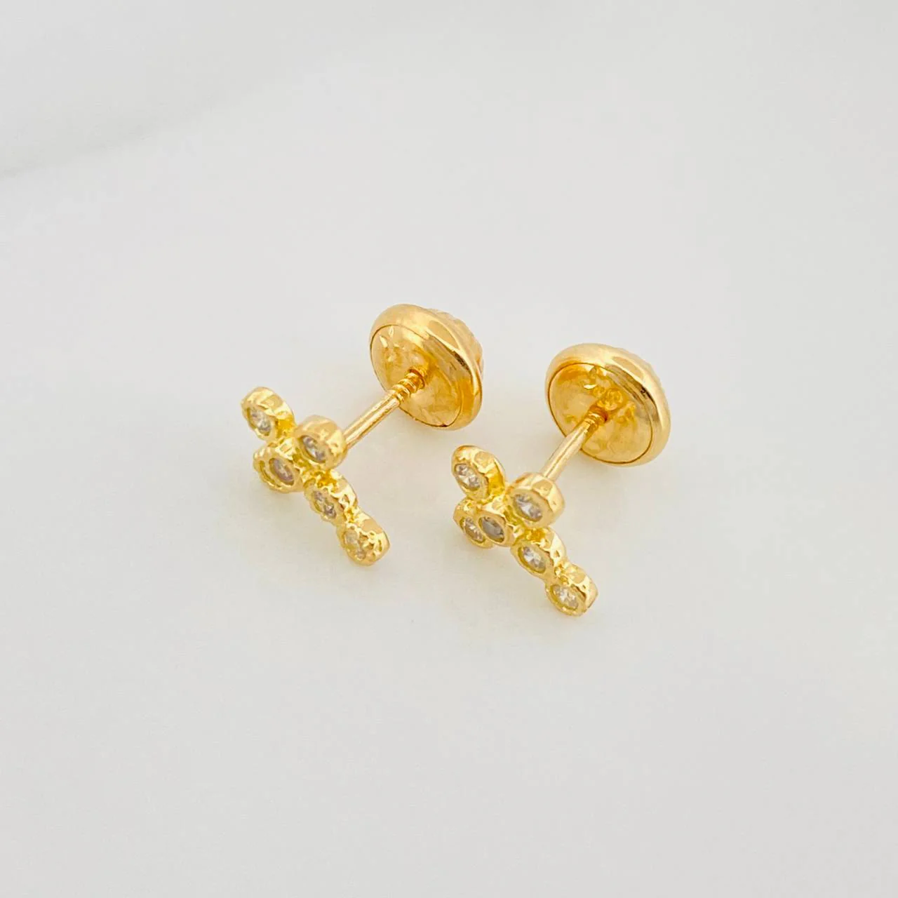 Topos Cruz 0.95 g / 4.3 mm Oro Amarillo 18K - Image 3