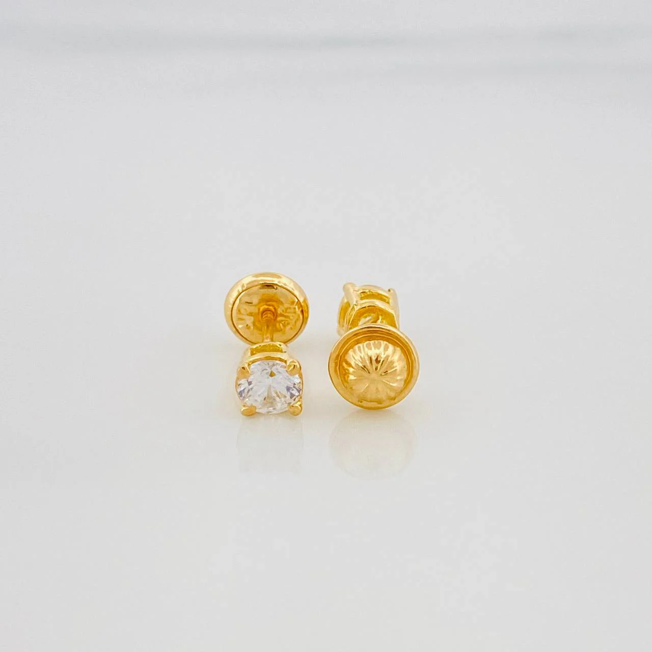 Topos Cuatro Garra 1 g / 3 mm Oro Amarillo 18K - Image 2