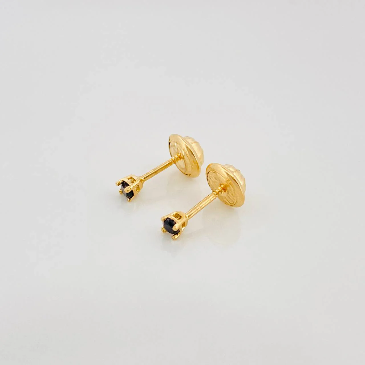 Topos Cuatro Garras 0.5 g / 2.3 mm Oro Amarillo 18K - Image 2